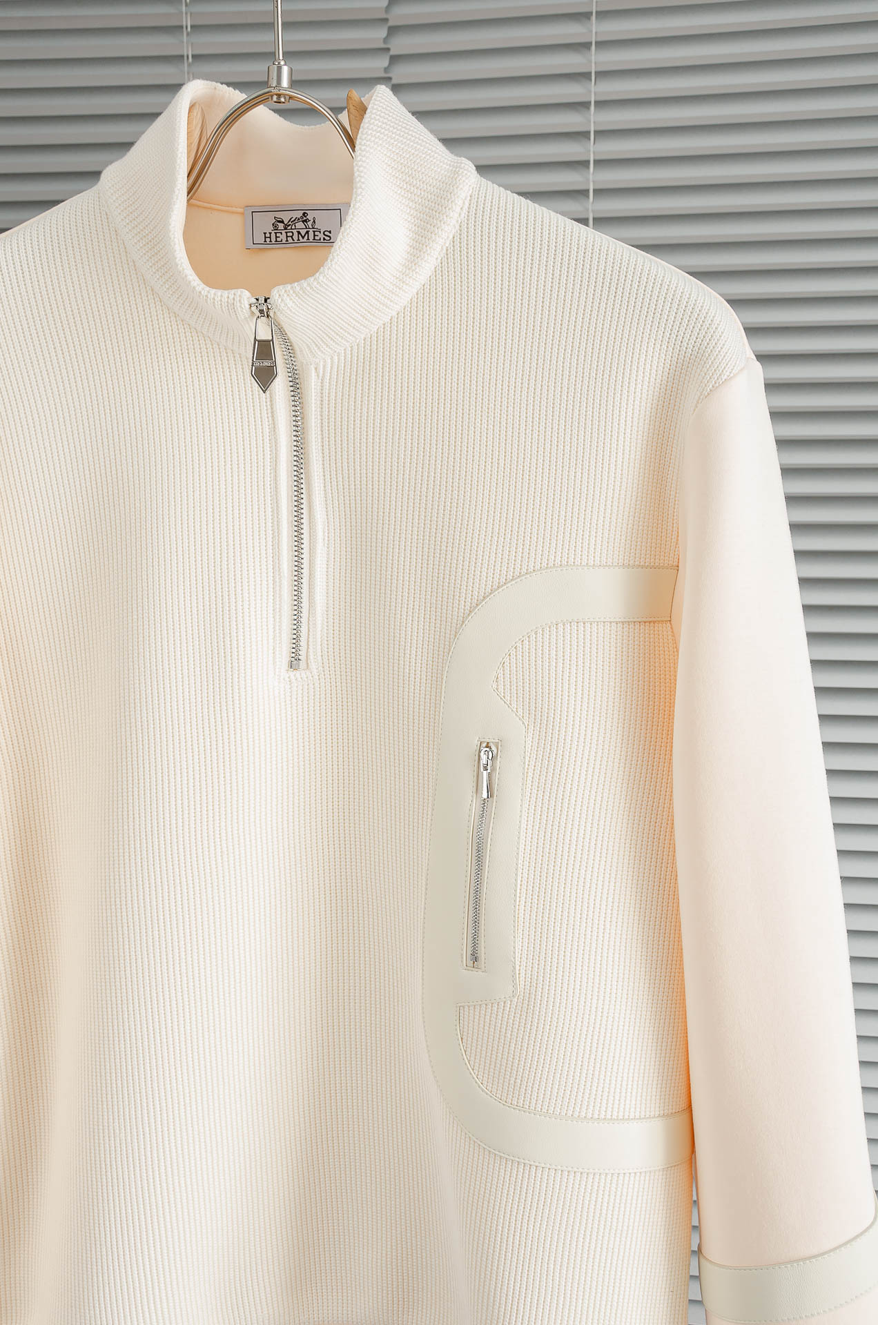 HERM*ES 爱马/仕25FW秋冬最新立领拉链卫衣，柔软太空棉面料+羊毛针织设计，简约又高级!袖部拼接