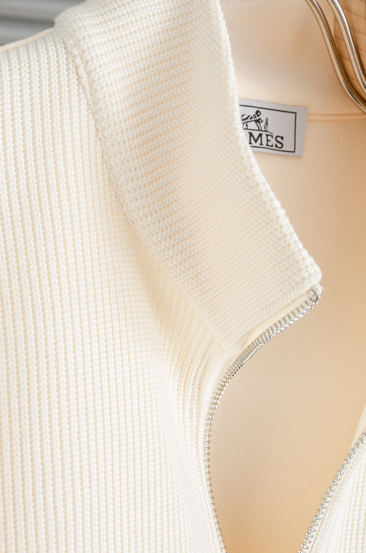 HERM*ES 爱马/仕25FW秋冬最新立领拉链卫衣，柔软太空棉面料+羊毛针织设计，简约又高级!袖部拼接