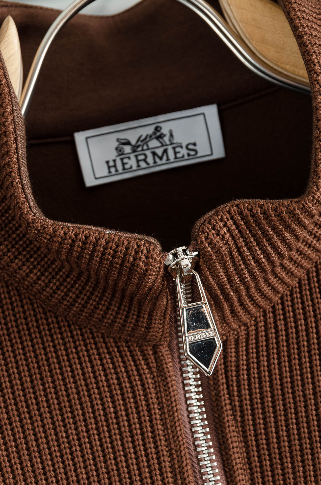 HERM*ES 爱马/仕25FW秋冬最新立领拉链卫衣，柔软太空棉面料+羊毛针织设计，简约又高级!袖部拼接