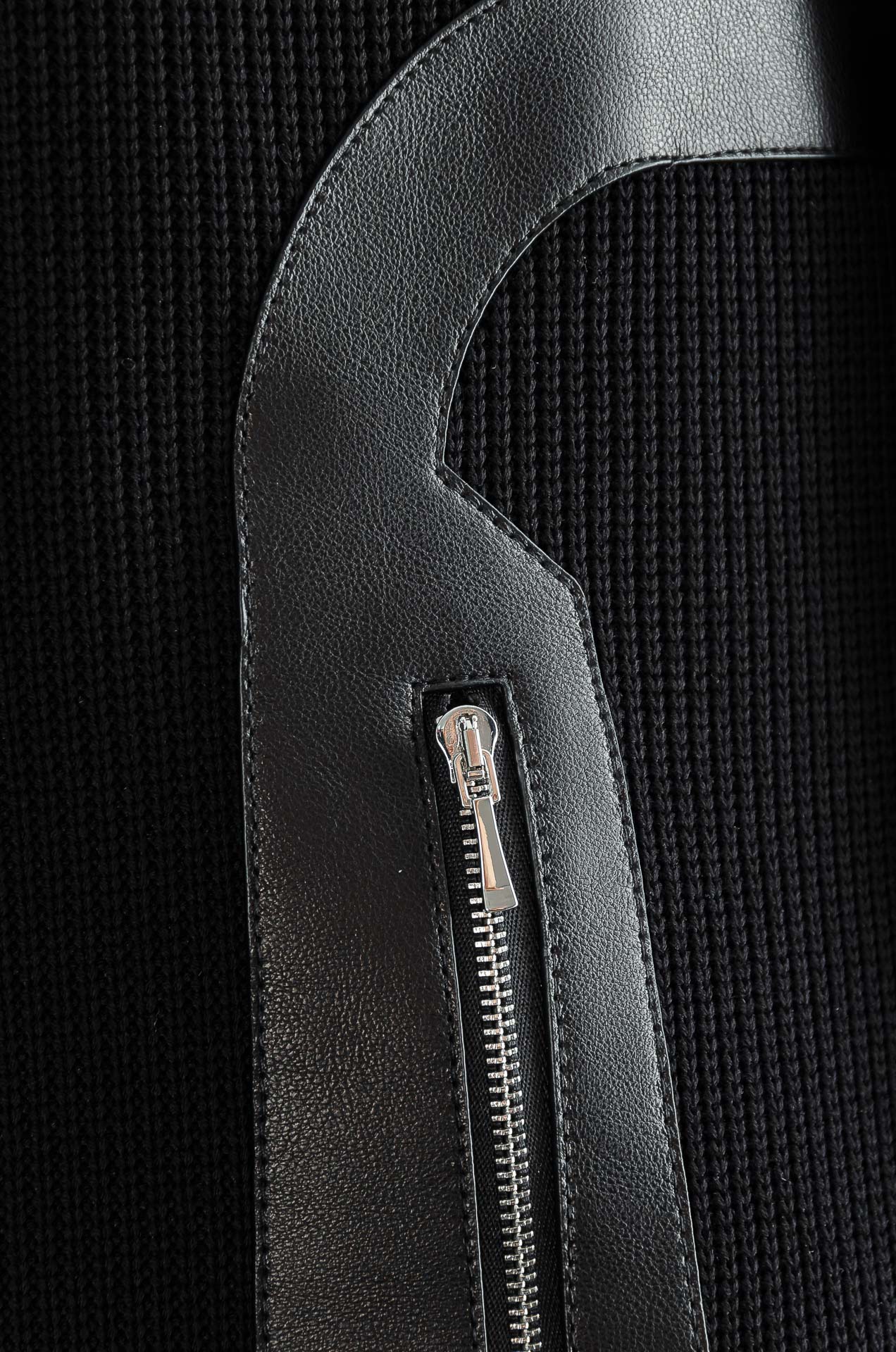 HERM*ES 爱马/仕25FW秋冬最新立领拉链卫衣，柔软太空棉面料+羊毛针织设计，简约又高级!袖部拼接