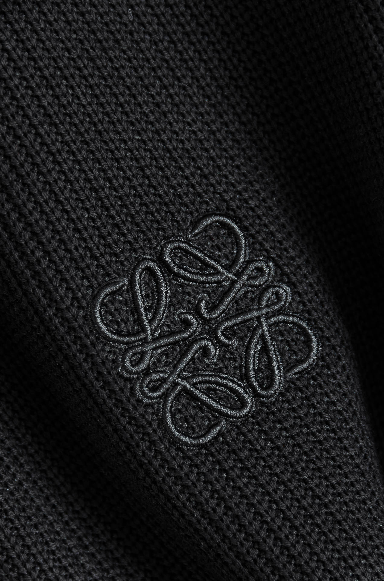 LOE*WE.罗意/威25FW秋冬最新翻领拉链卫衣，柔软太空棉面料+羊毛针织设计，简约又高级!袖部拼接羊