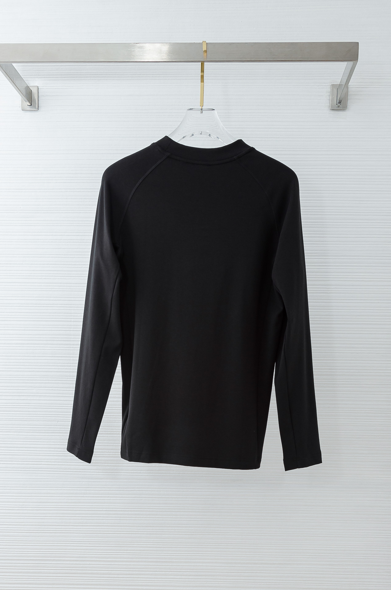 BBR 巴宝莉26FW秋冬新款 立体刺绣男士长袖T恤衫#把重心都放在了面料上，表面清晰可见的细格肌理，足