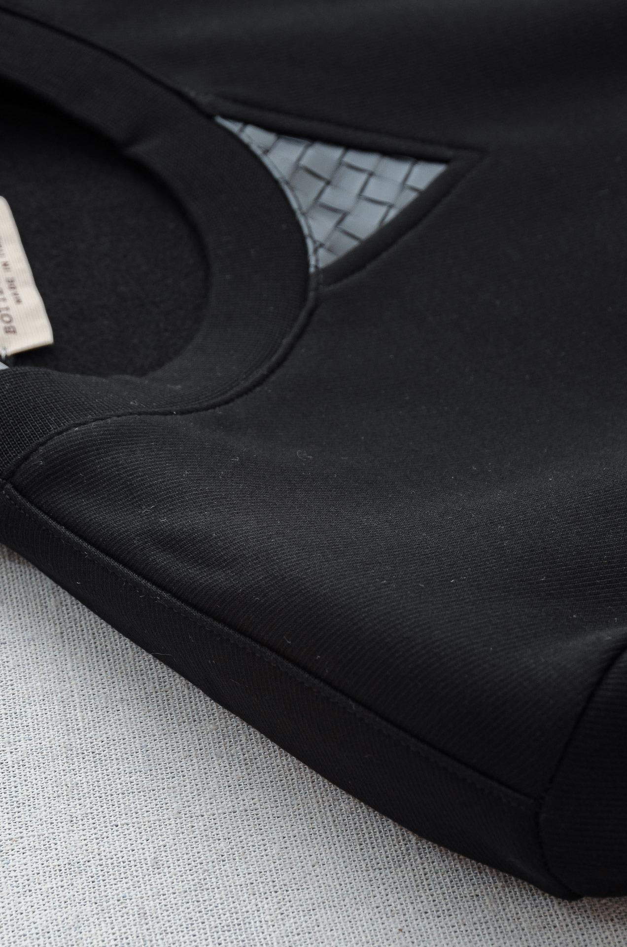 BV 25FW 立体剪裁男士圆领加绒卫衣#加绒的设计，不再畏惧寒冷，穿着亲肤又温暖，单穿，直接当打底也是