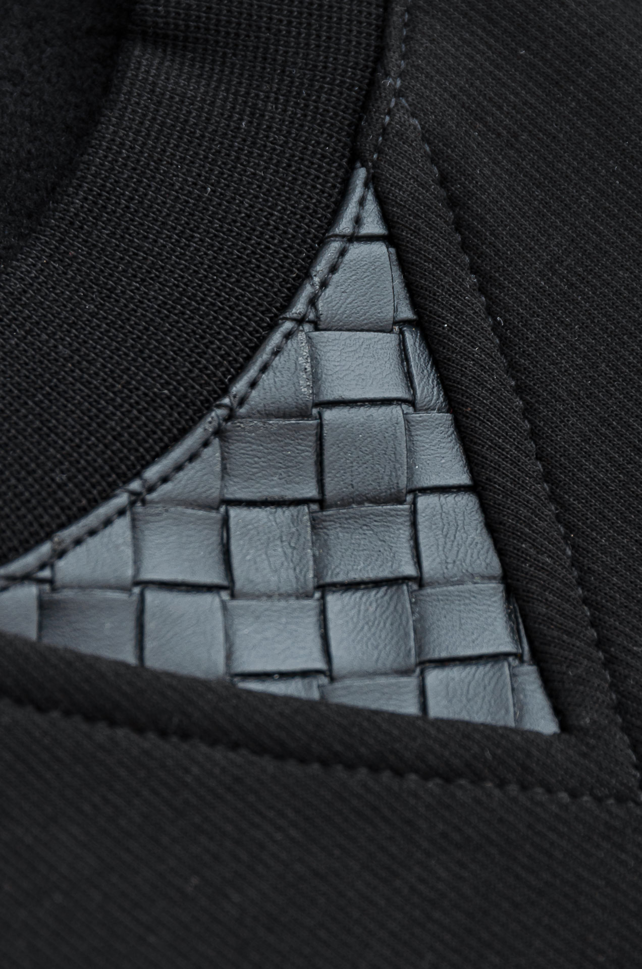 BV 25FW 立体剪裁男士圆领加绒卫衣#加绒的设计，不再畏惧寒冷，穿着亲肤又温暖，单穿，直接当打底也是