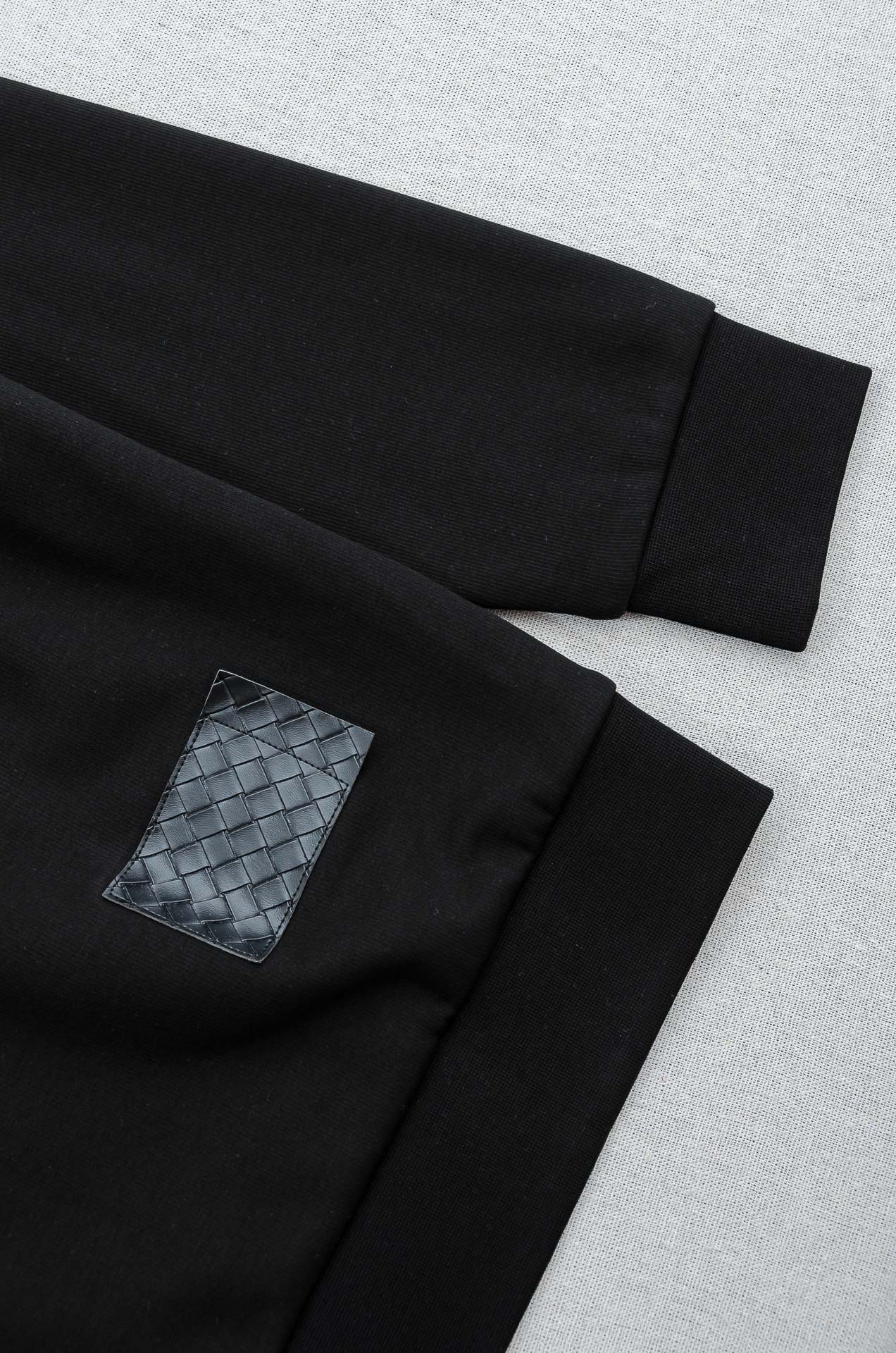 BV 25FW 立体剪裁男士圆领加绒卫衣#加绒的设计，不再畏惧寒冷，穿着亲肤又温暖，单穿，直接当打底也是