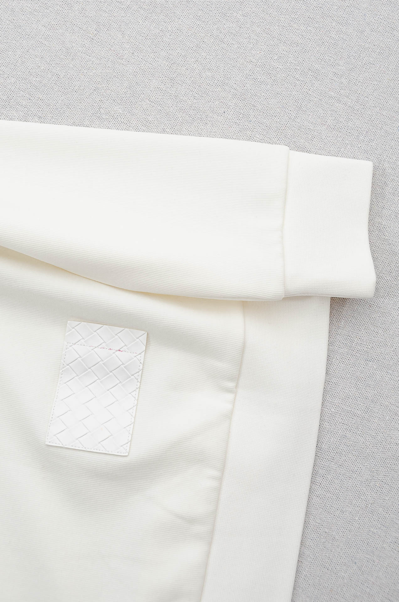 BV 25FW 立体剪裁男士圆领加绒卫衣#加绒的设计，不再畏惧寒冷，穿着亲肤又温暖，单穿，直接当打底也是