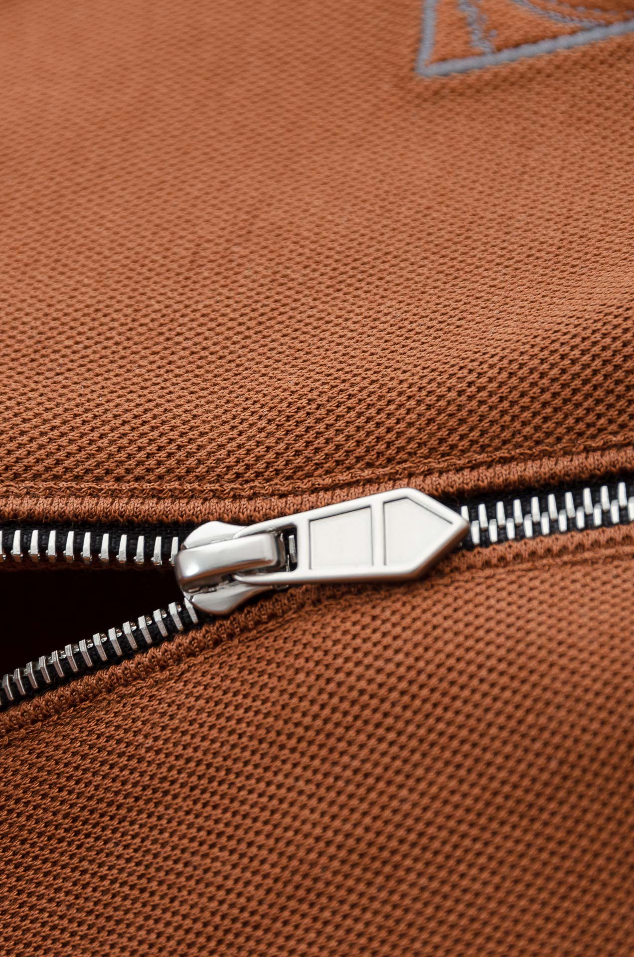 HER*MES 25FW 立体剪裁男士拉链翻领加绒卫衣#加绒的设计，不再畏惧寒冷，穿着亲肤又温暖，单穿，