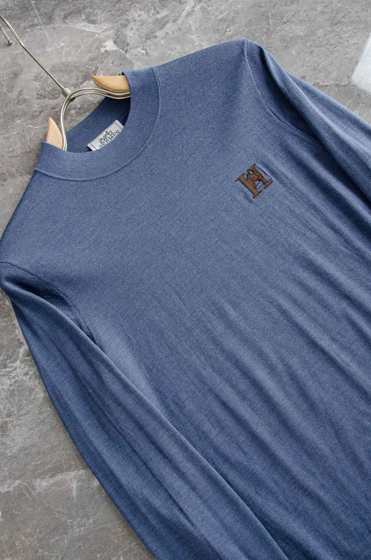 HER*MES 26FW最新贴身打底毛衣#高端88％羊毛+12％蚕丝混纺纱线，采用澳洲进口超细美利奴羊毛