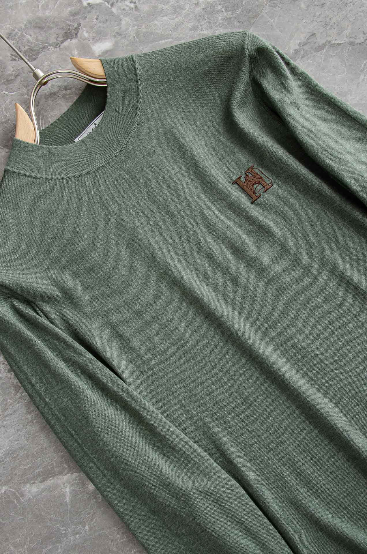 HER*MES 26FW最新贴身打底毛衣#高端88％羊毛+12％蚕丝混纺纱线，采用澳洲进口超细美利奴羊毛