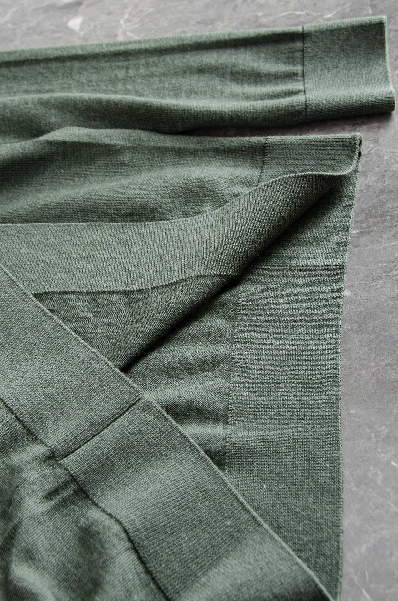 HER*MES 26FW最新贴身打底毛衣#高端88％羊毛+12％蚕丝混纺纱线，采用澳洲进口超细美利奴羊毛