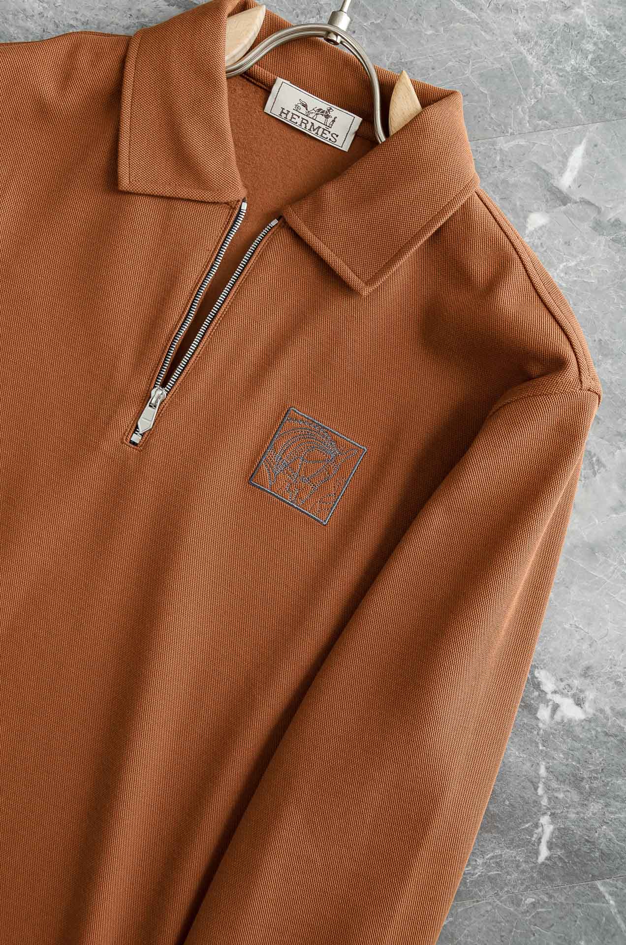 HER*MES 25FW 立体剪裁男士拉链翻领加绒卫衣#加绒的设计，不再畏惧寒冷，穿着亲肤又温暖，单穿，