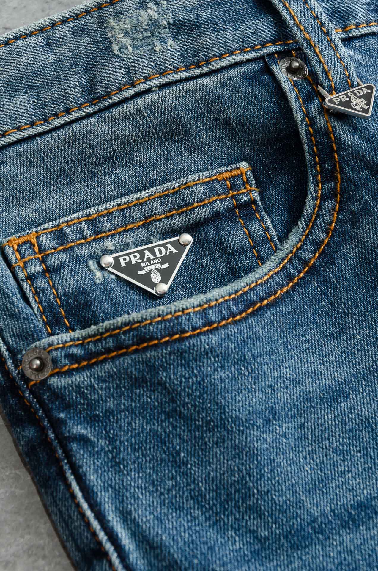 Pra*da普/拉达男士时装款商务休闲丹宁牛仔裤最新出品，巴黎秀场演绎款！！高端奢华且非常牛掰的一款丹宁