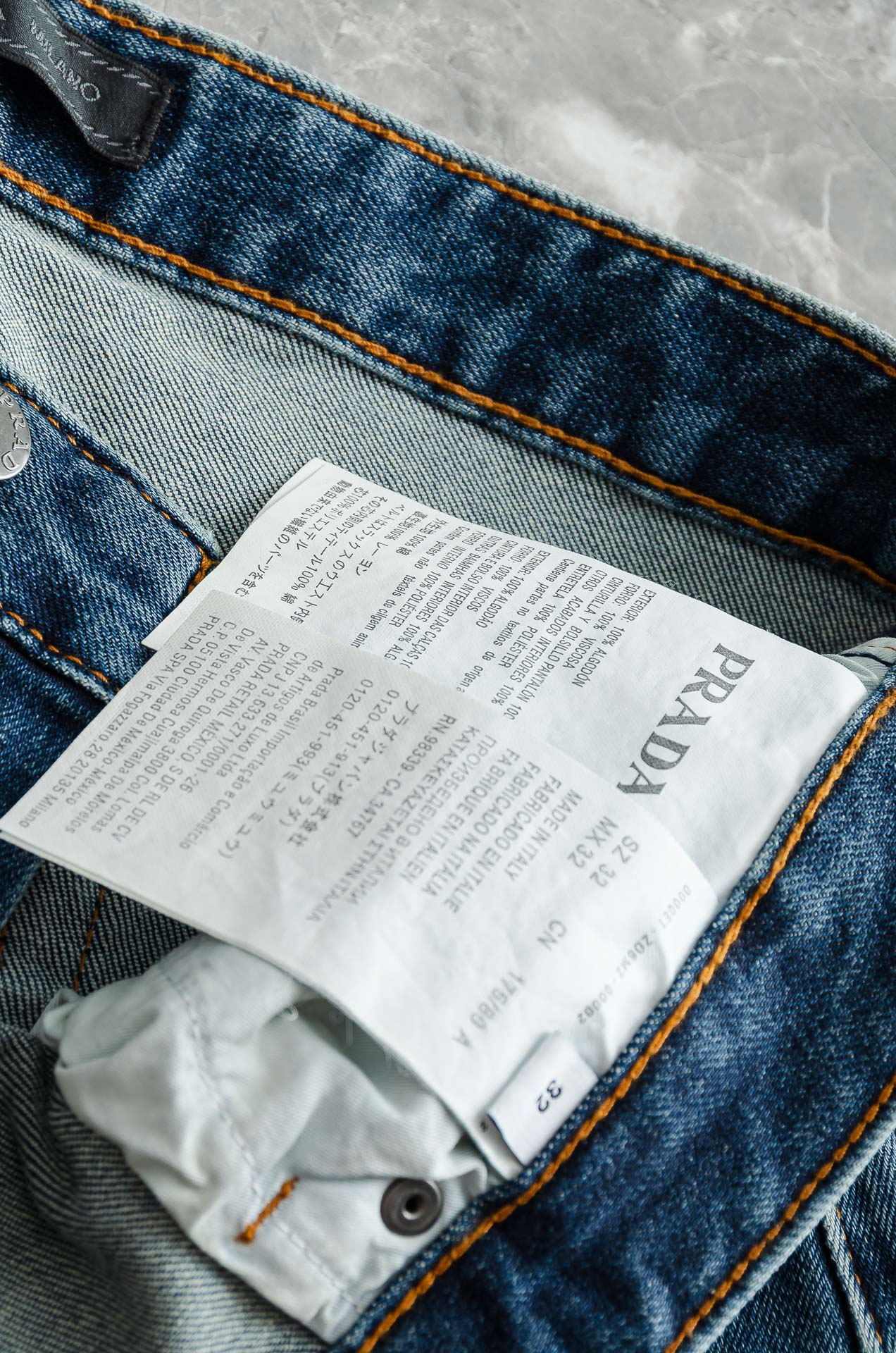 Pra*da普/拉达男士时装款商务休闲丹宁牛仔裤最新出品，巴黎秀场演绎款！！高端奢华且非常牛掰的一款丹宁