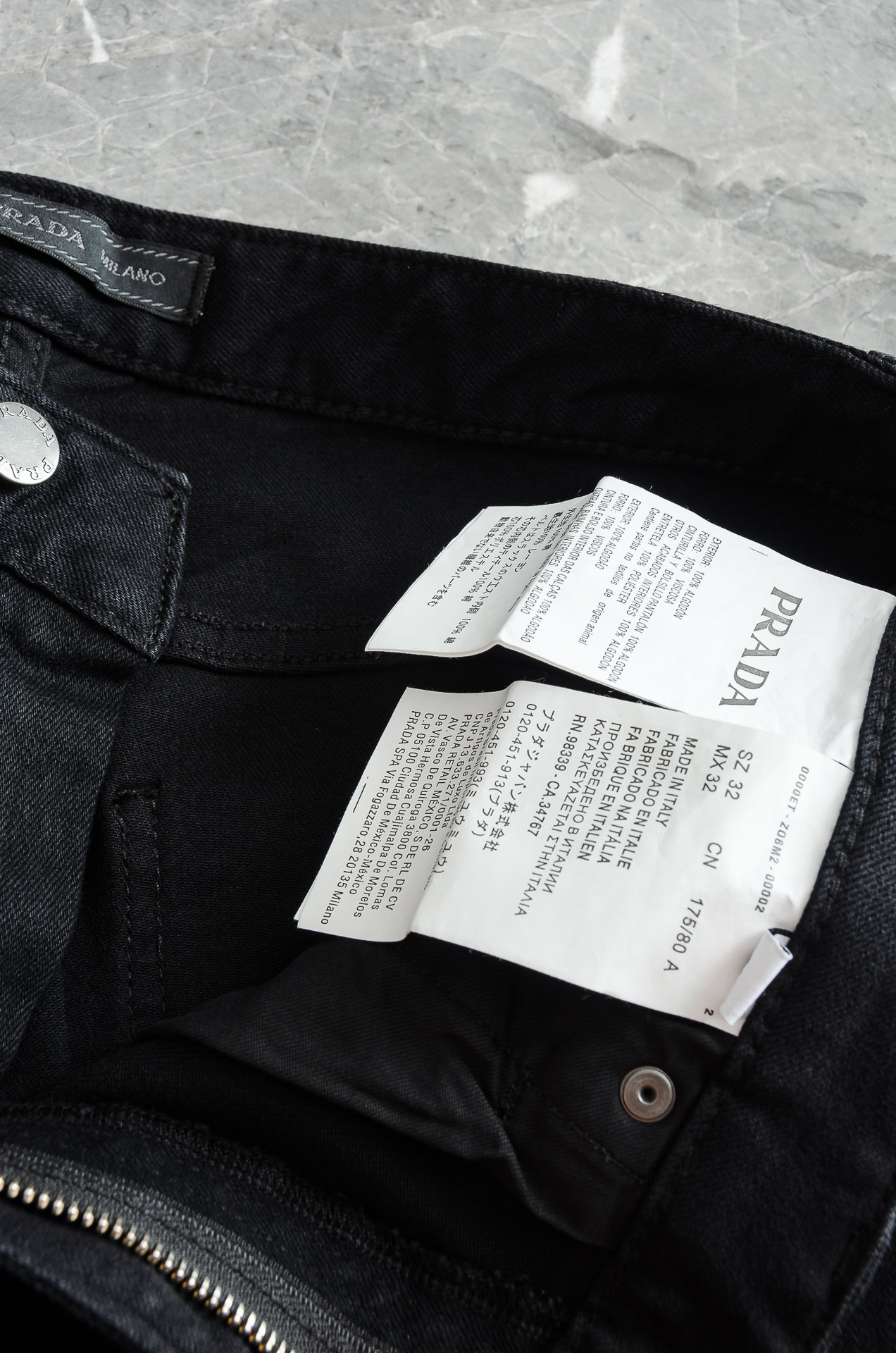 Pra*da普/拉达男士时装款商务休闲丹宁牛仔裤最新出品，巴黎秀场演绎款！！高端奢华且非常牛掰的一款丹宁