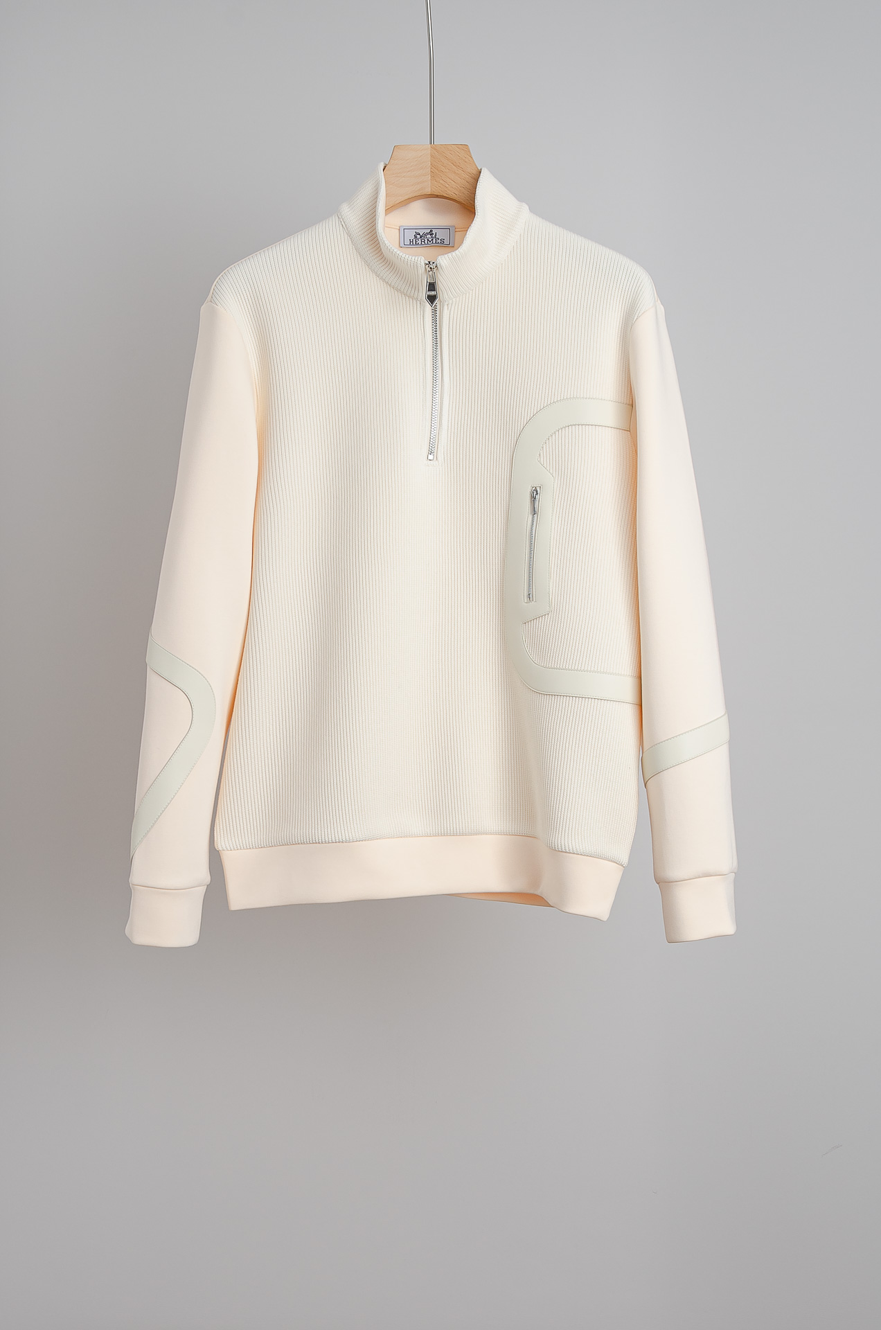 ☀️☀️HERM*ES 爱马/仕25FW秋冬最新立领拉链卫衣，柔软太空棉面料+羊毛针织设计，简约又高级!