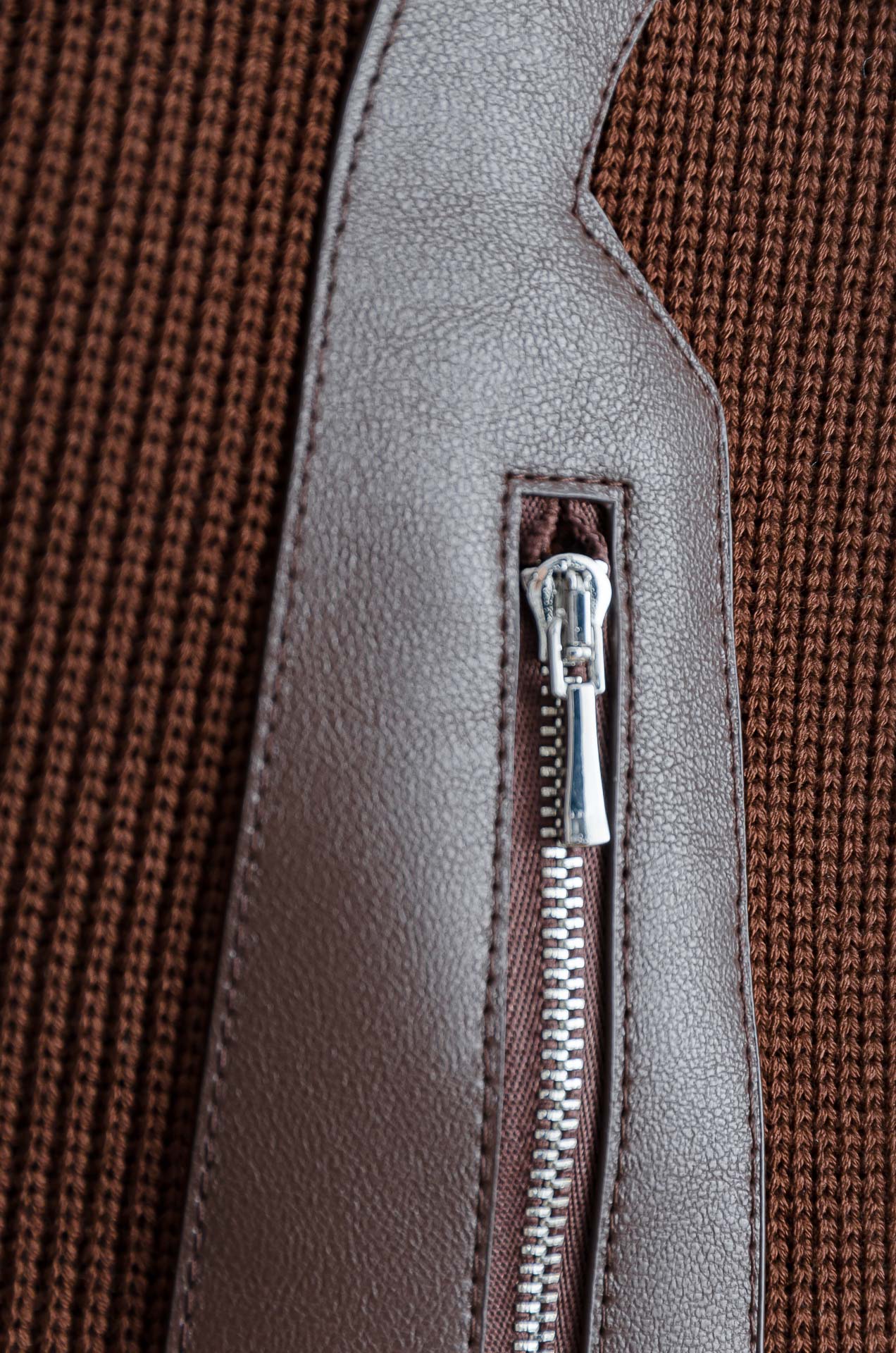 ☀️☀️HERM*ES 爱马/仕25FW秋冬最新立领拉链卫衣，柔软太空棉面料+羊毛针织设计，简约又高级!