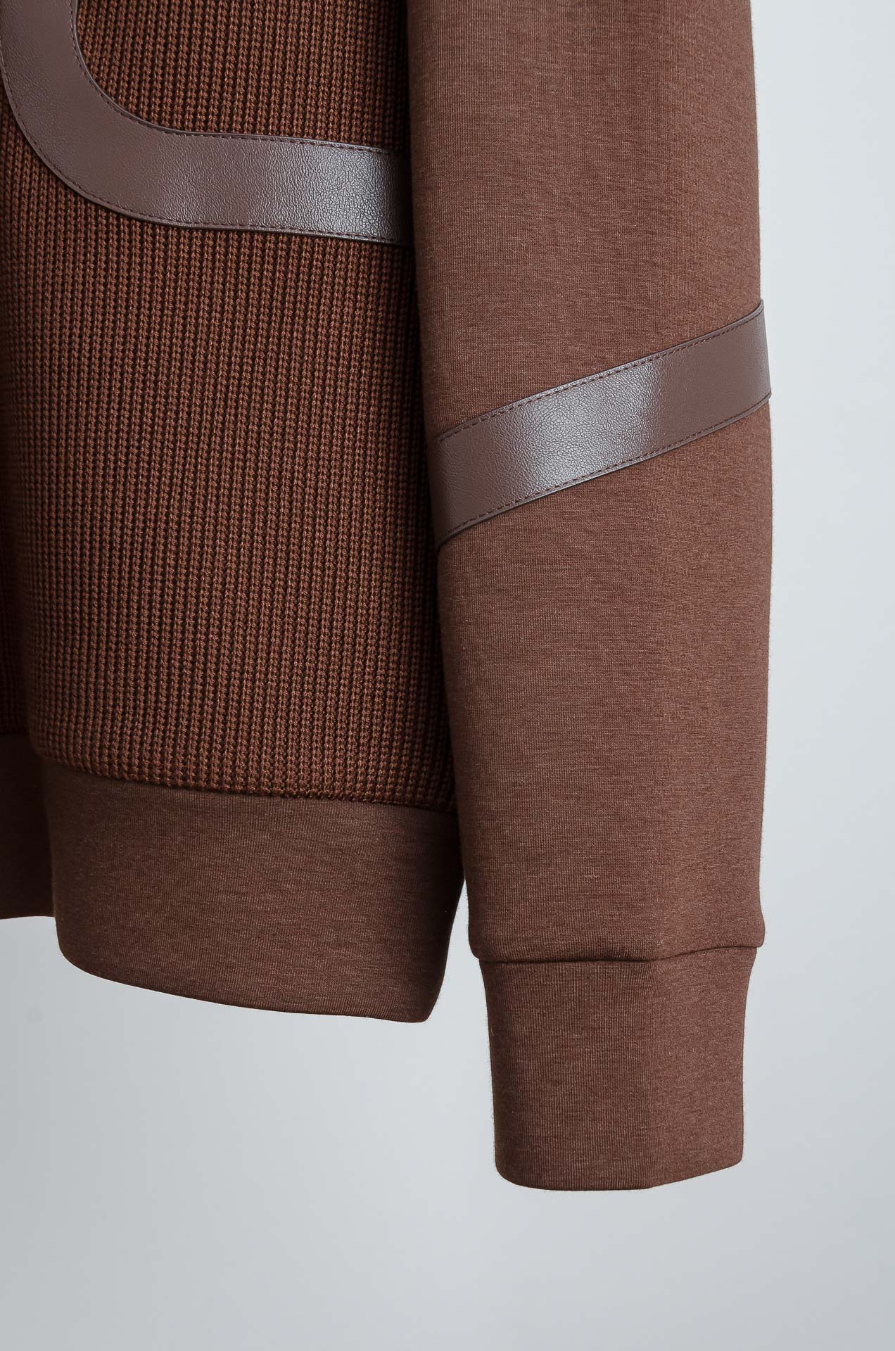 ☀️☀️HERM*ES 爱马/仕25FW秋冬最新立领拉链卫衣，柔软太空棉面料+羊毛针织设计，简约又高级!