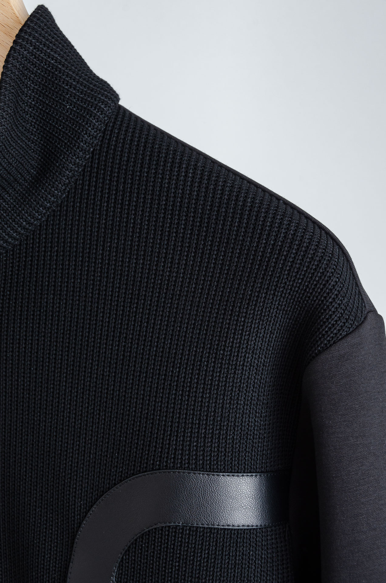 ☀️☀️HERM*ES 爱马/仕25FW秋冬最新立领拉链卫衣，柔软太空棉面料+羊毛针织设计，简约又高级!