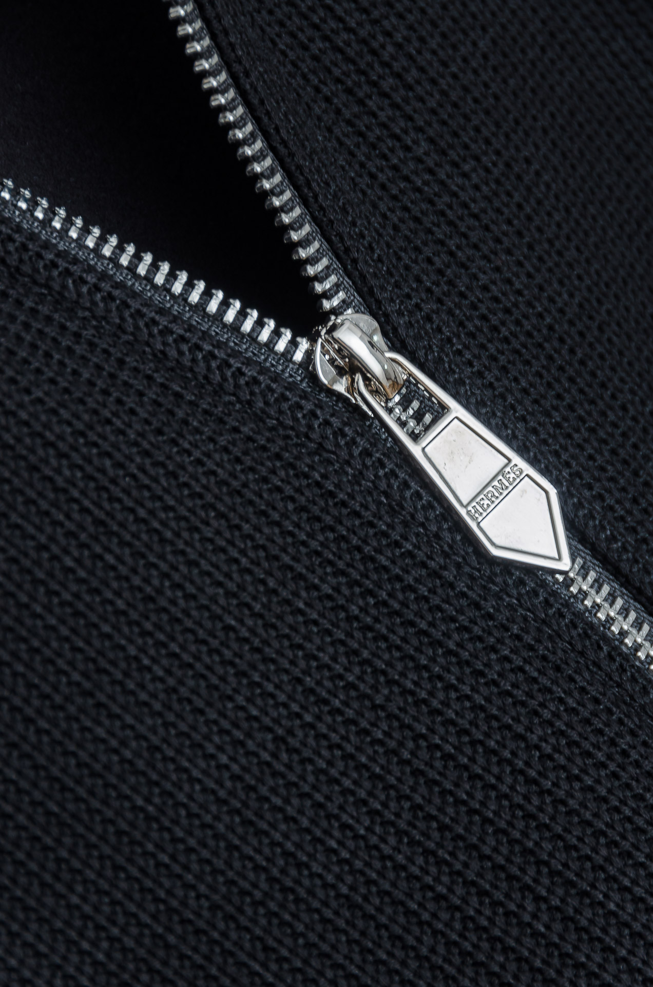 ☀️☀️HERM*ES 爱马/仕25FW秋冬最新立领拉链卫衣，柔软太空棉面料+羊毛针织设计，简约又高级!