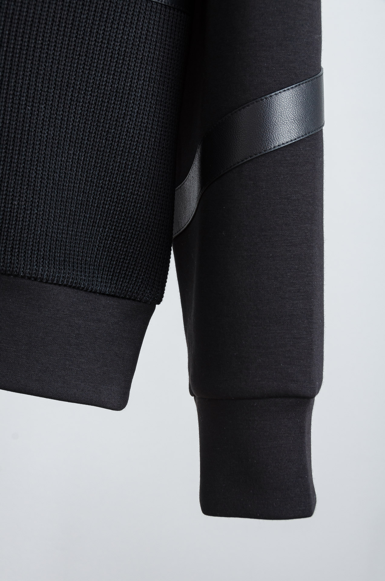 ☀️☀️HERM*ES 爱马/仕25FW秋冬最新立领拉链卫衣，柔软太空棉面料+羊毛针织设计，简约又高级!