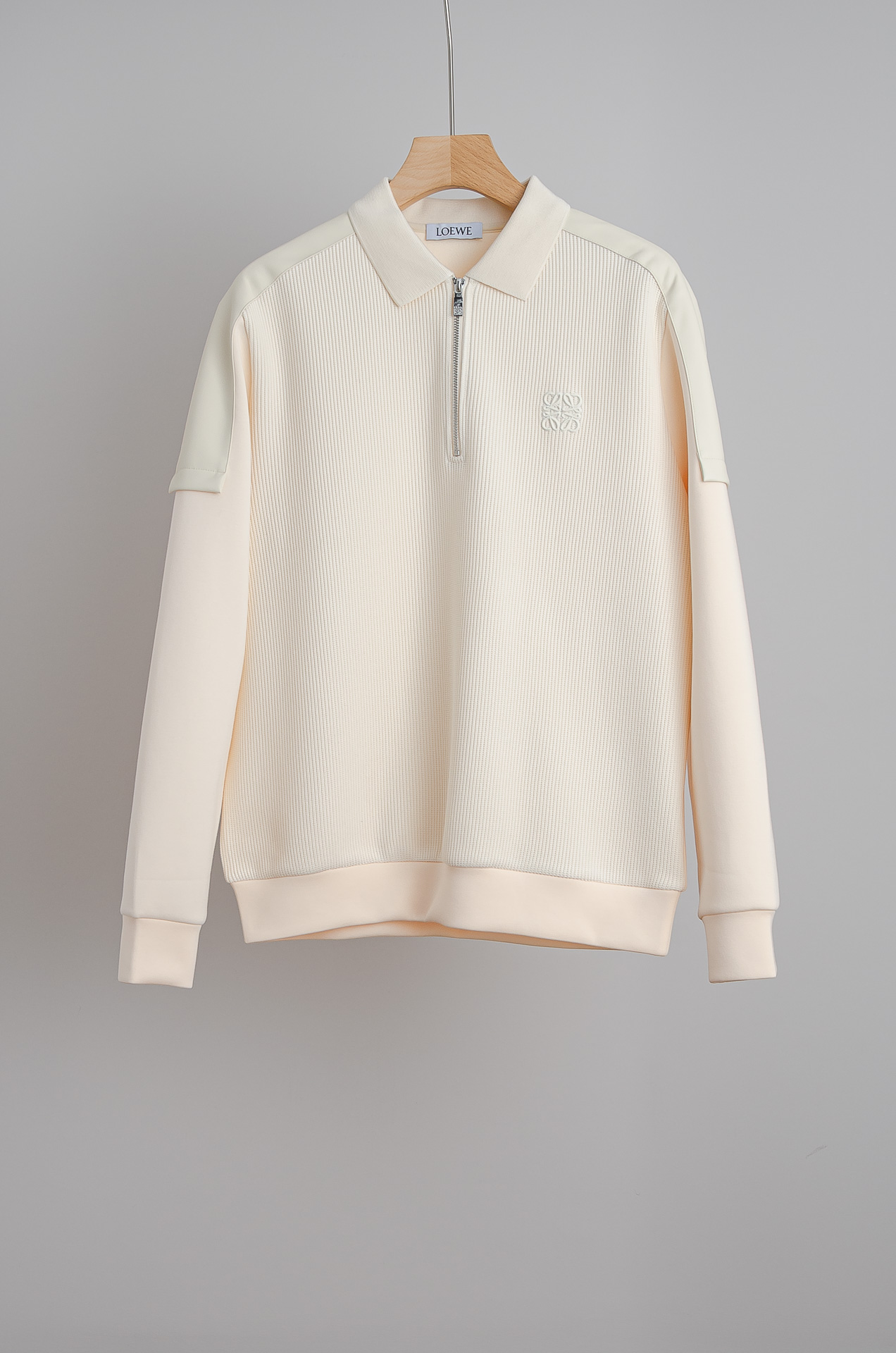 ☀️☀️ LOE*WE.罗意/威25FW秋冬最新翻领拉链卫衣，柔软太空棉面料+羊毛针织面料设计，简约又高