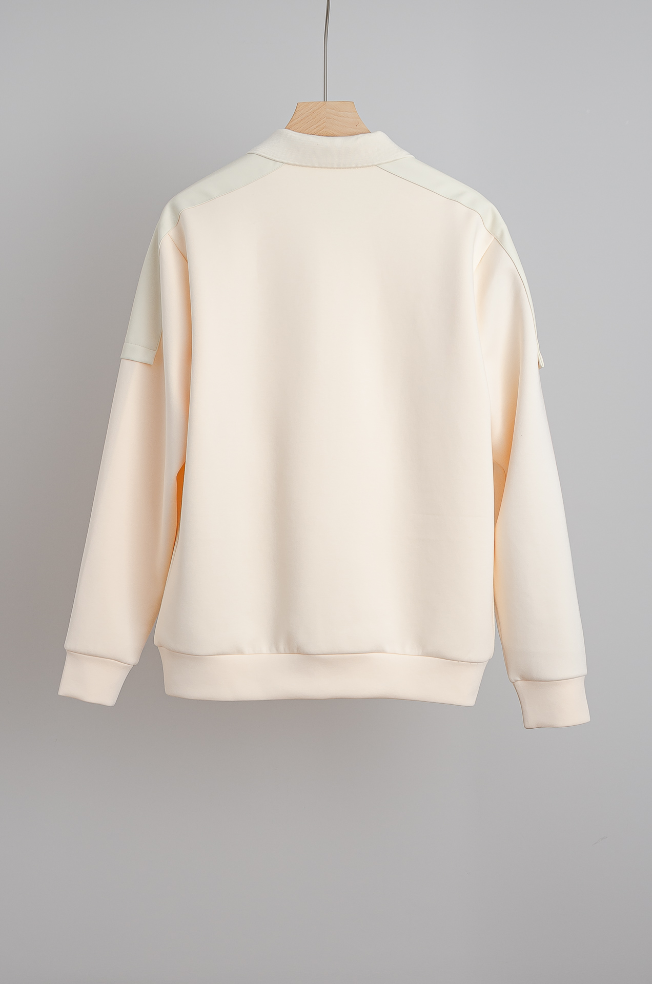 ☀️☀️ LOE*WE.罗意/威25FW秋冬最新翻领拉链卫衣，柔软太空棉面料+羊毛针织面料设计，简约又高