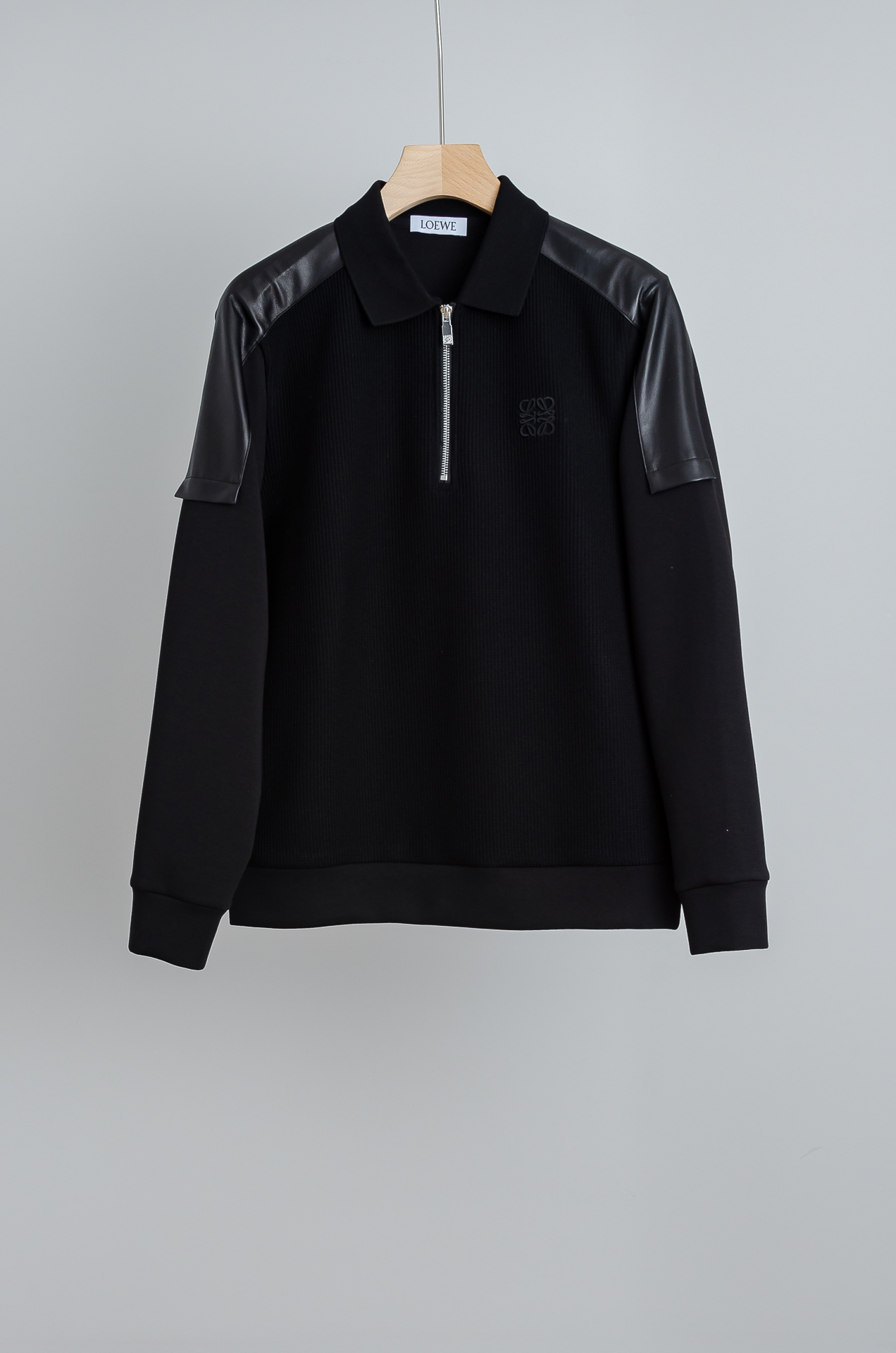 ☀️☀️ LOE*WE.罗意/威25FW秋冬最新翻领拉链卫衣，柔软太空棉面料+羊毛针织面料设计，简约又高