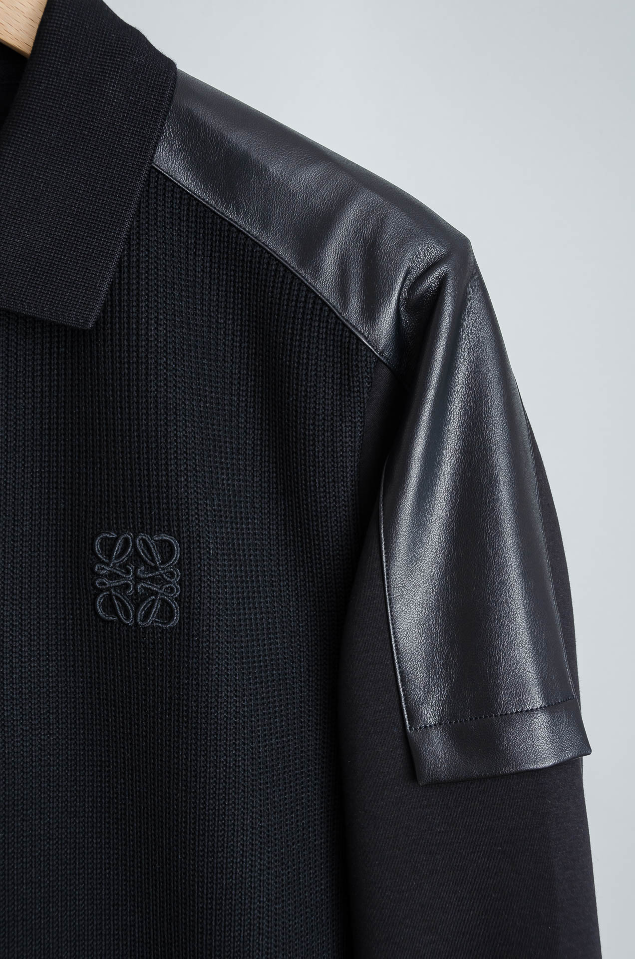 ☀️☀️ LOE*WE.罗意/威25FW秋冬最新翻领拉链卫衣，柔软太空棉面料+羊毛针织面料设计，简约又高