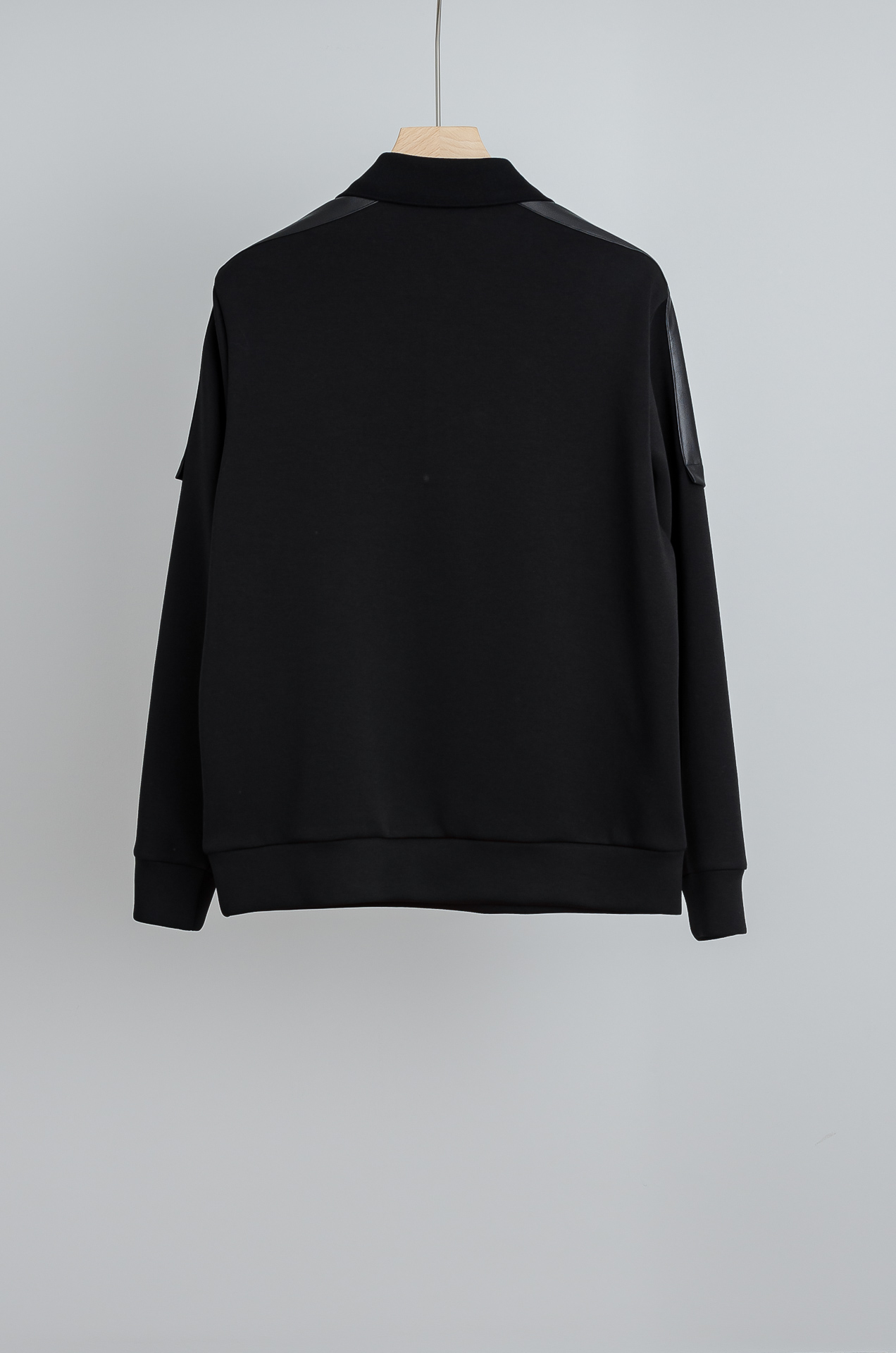 ☀️☀️ LOE*WE.罗意/威25FW秋冬最新翻领拉链卫衣，柔软太空棉面料+羊毛针织面料设计，简约又高