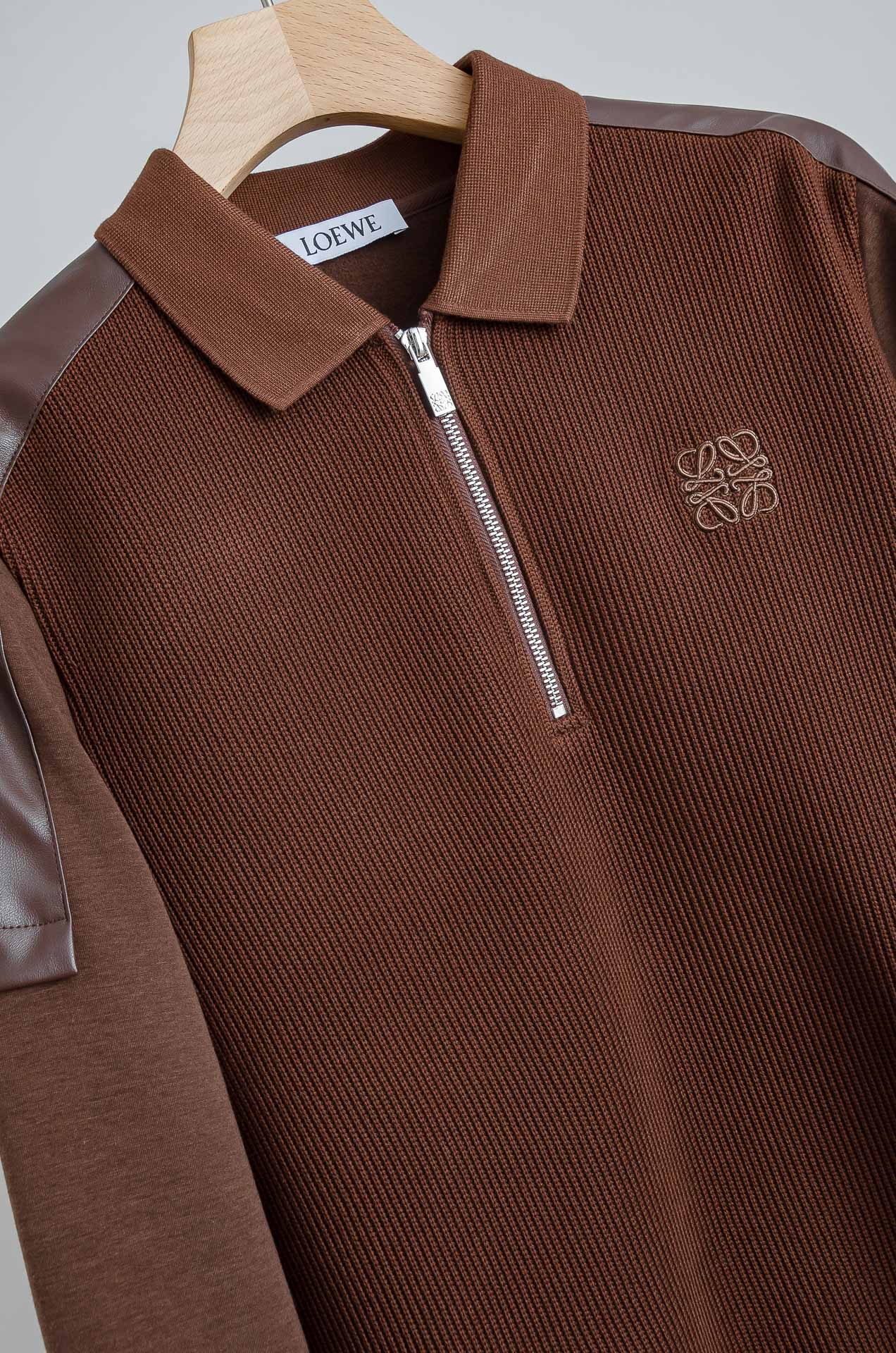 ☀️☀️ LOE*WE.罗意/威25FW秋冬最新翻领拉链卫衣，柔软太空棉面料+羊毛针织面料设计，简约又高