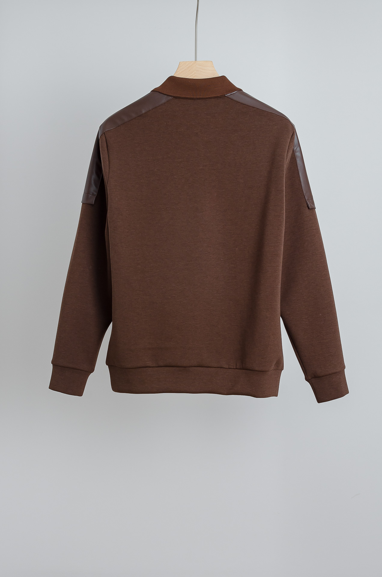 ☀️☀️ LOE*WE.罗意/威25FW秋冬最新翻领拉链卫衣，柔软太空棉面料+羊毛针织面料设计，简约又高