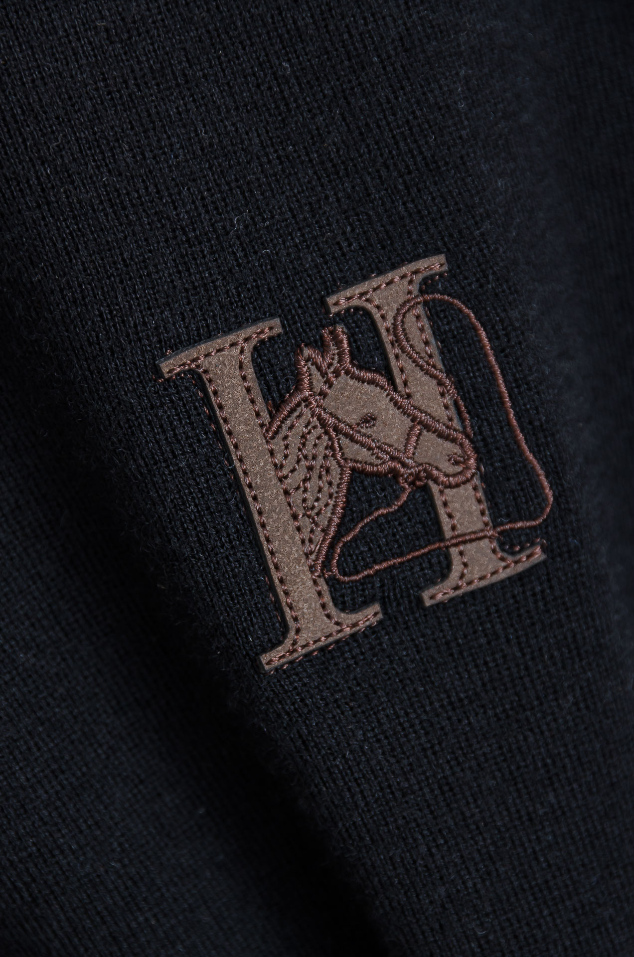 ☀️☀️ H家 2025FW羊绒+羊毛混纺男士经典刺绣标徽休闲圆领短袖针织衫毛衣！一款融合了精湛工艺与高