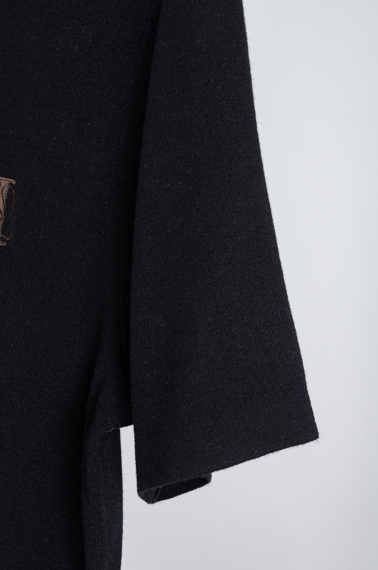 ☀️☀️ H家 2025FW羊绒+羊毛混纺男士经典刺绣标徽休闲圆领短袖针织衫毛衣！一款融合了精湛工艺与高