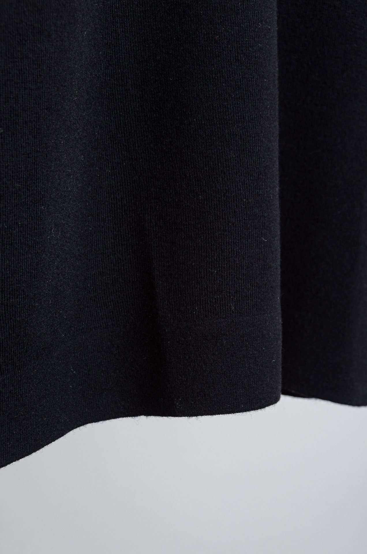 ☀️☀️ H家 2025FW羊绒+羊毛混纺男士经典刺绣标徽休闲圆领短袖针织衫毛衣！一款融合了精湛工艺与高