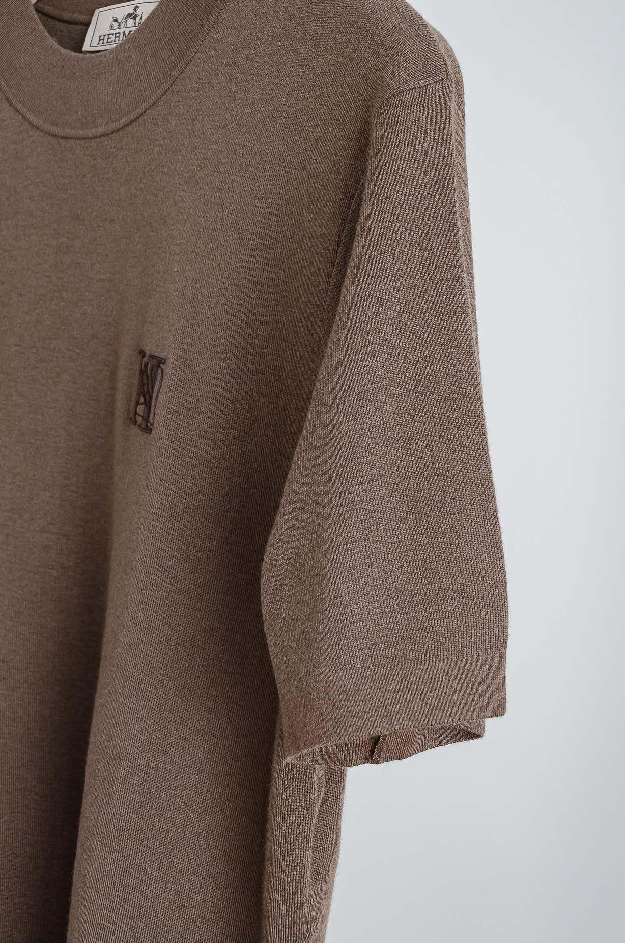 ☀️☀️ H家 2025FW羊绒+羊毛混纺男士经典刺绣标徽休闲圆领短袖针织衫毛衣！一款融合了精湛工艺与高