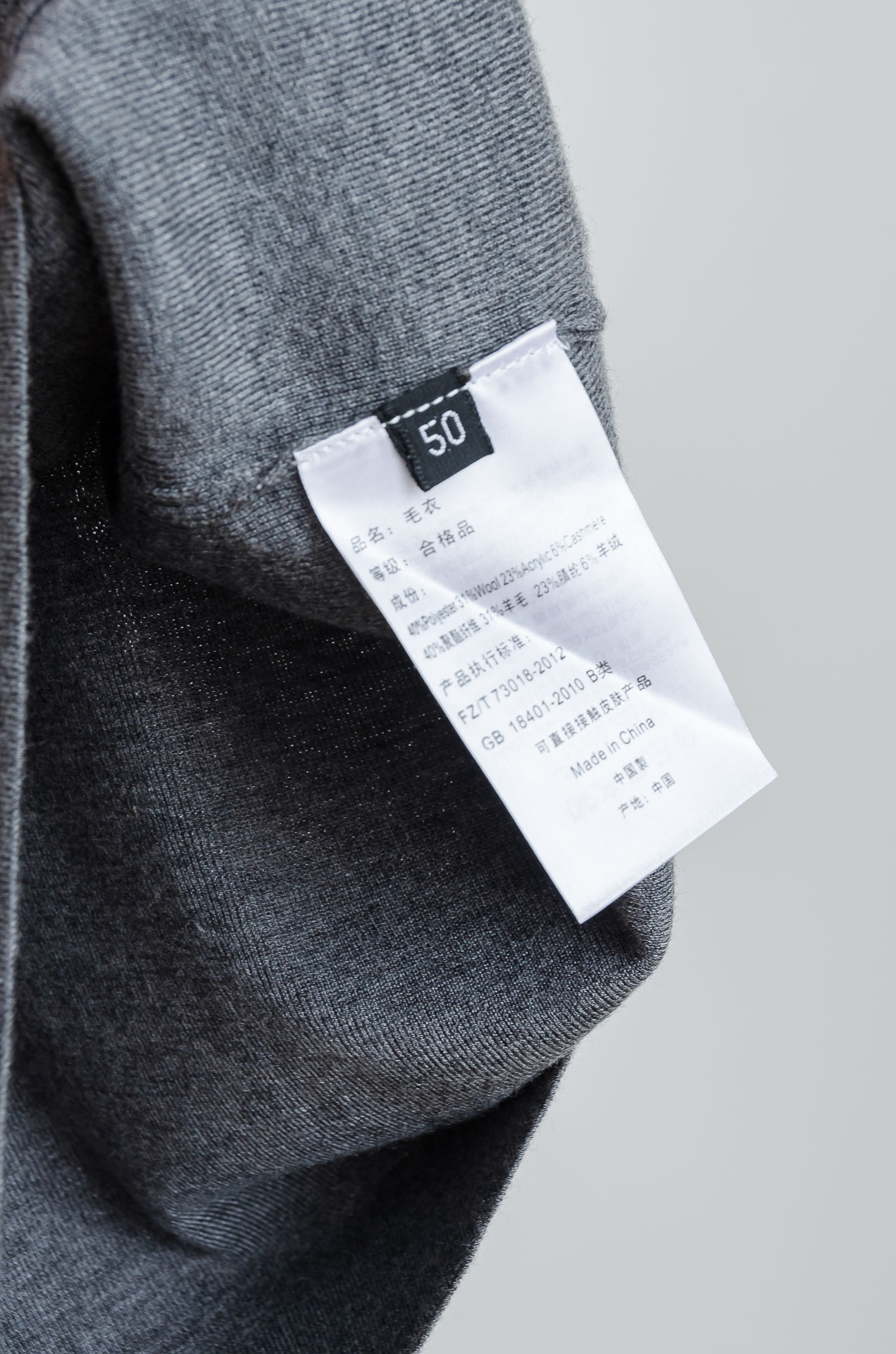 ☀️☀️ H家 2025FW羊绒+羊毛混纺男士经典刺绣标徽休闲圆领短袖针织衫毛衣！一款融合了精湛工艺与高