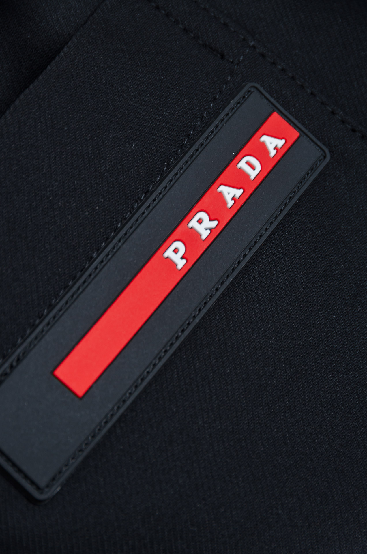 。 ☀️☀️Pra＊da普拉达25FW新品时装款舒适直筒男士休闲长裤#舒适又时髦!松紧腰带贴合身形，后腰