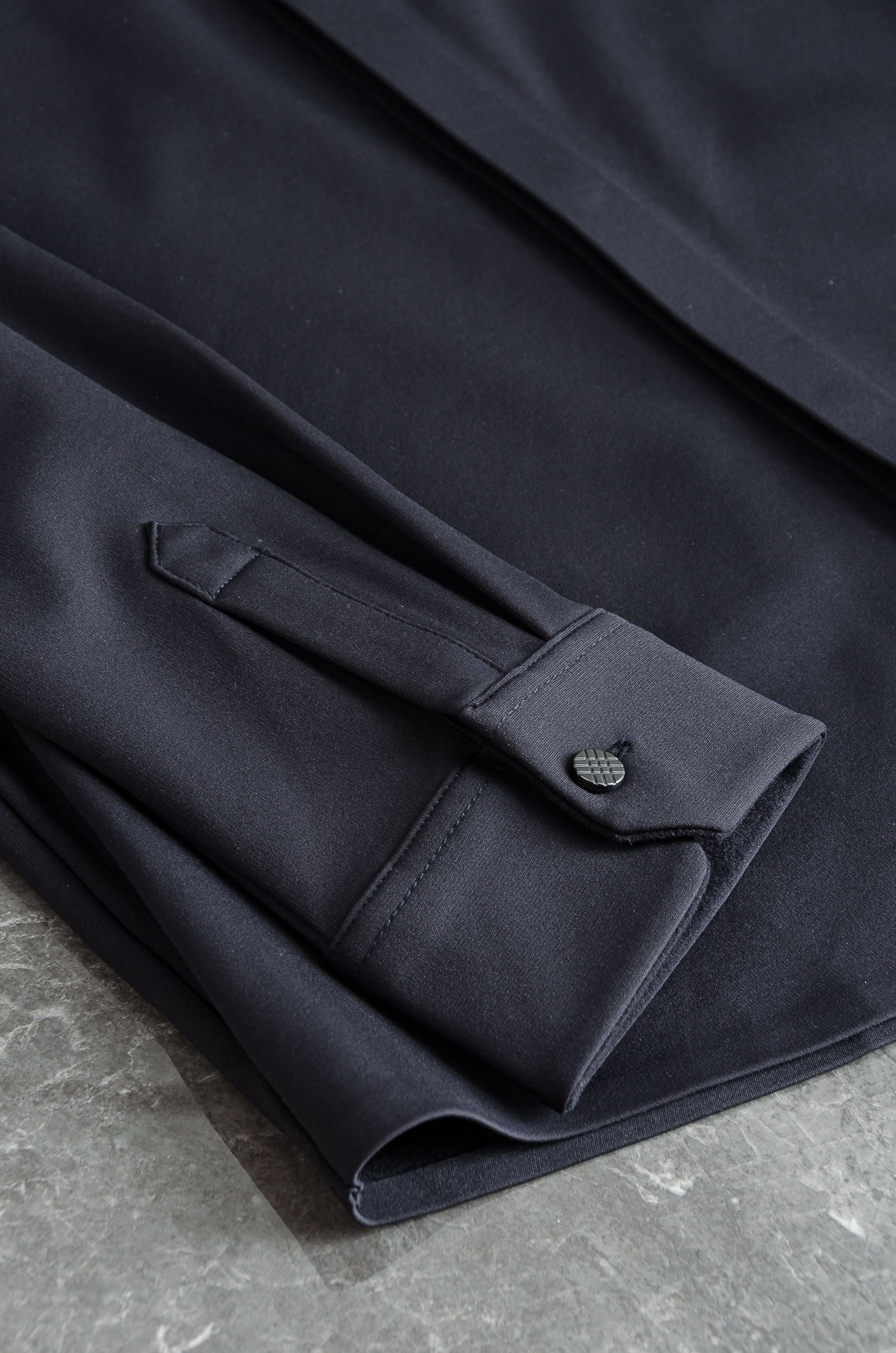 BBR 巴宝莉2025FW秋冬最新加绒立体剪裁男士长袖衬衫#整体触感舒适有质感，尽管面料看似轻薄却富有特