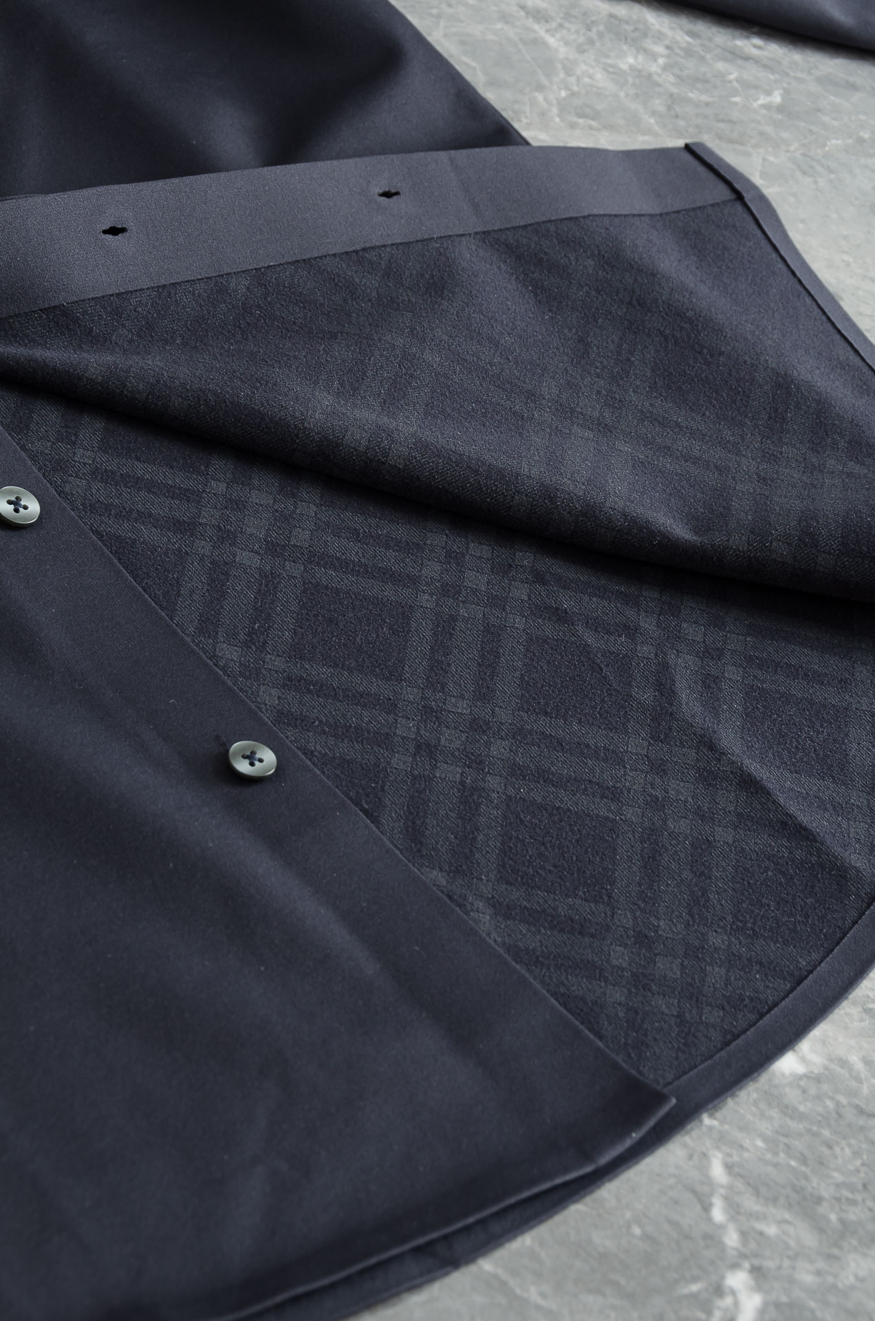 BBR 巴宝莉2025FW秋冬最新加绒立体剪裁男士长袖衬衫#整体触感舒适有质感，尽管面料看似轻薄却富有特