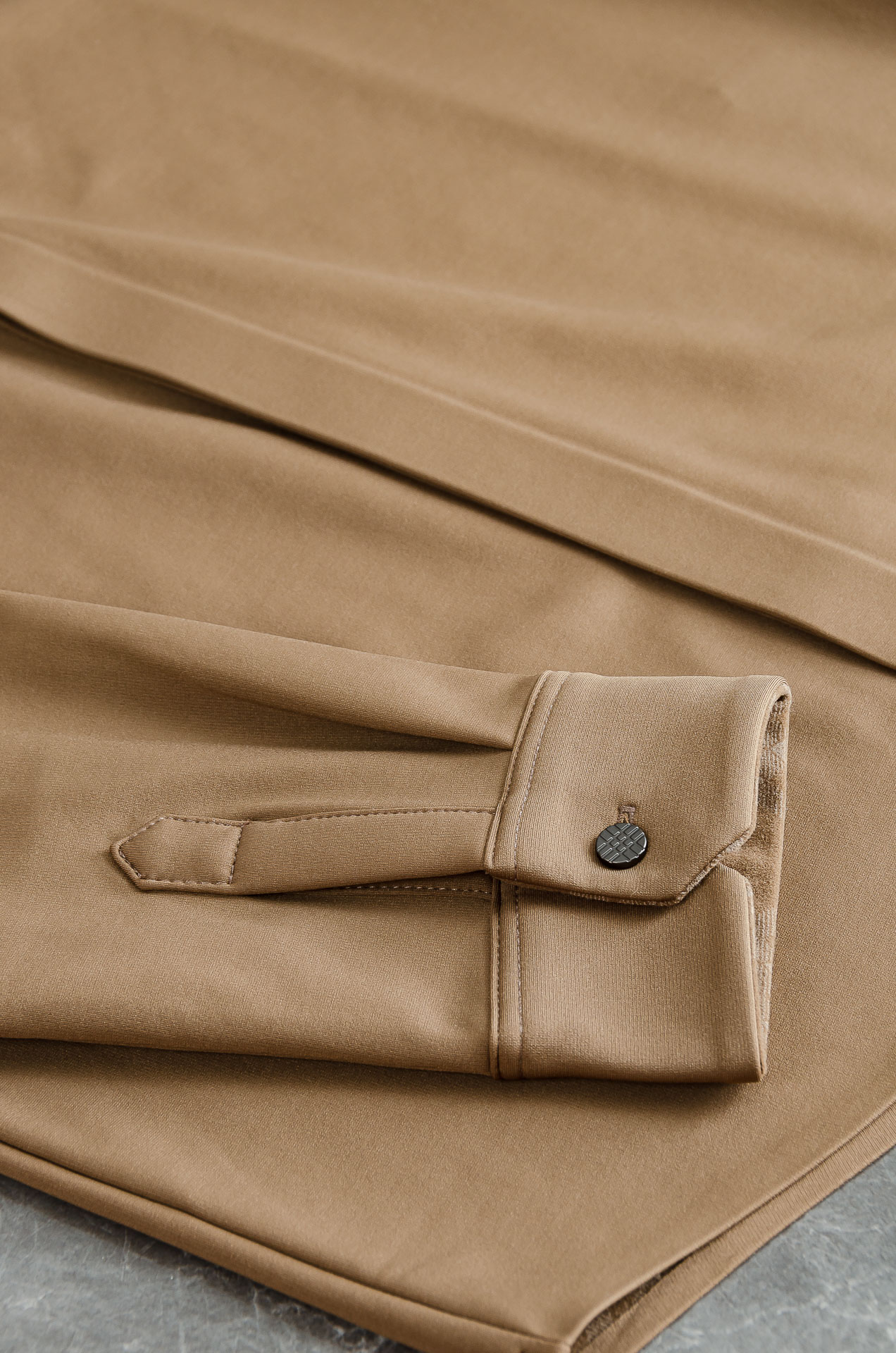 BBR 巴宝莉2025FW秋冬最新加绒立体剪裁男士长袖衬衫#整体触感舒适有质感，尽管面料看似轻薄却富有特