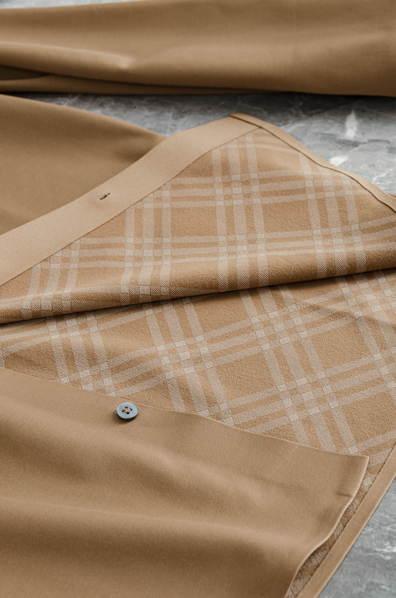 BBR 巴宝莉2025FW秋冬最新加绒立体剪裁男士长袖衬衫#整体触感舒适有质感，尽管面料看似轻薄却富有特