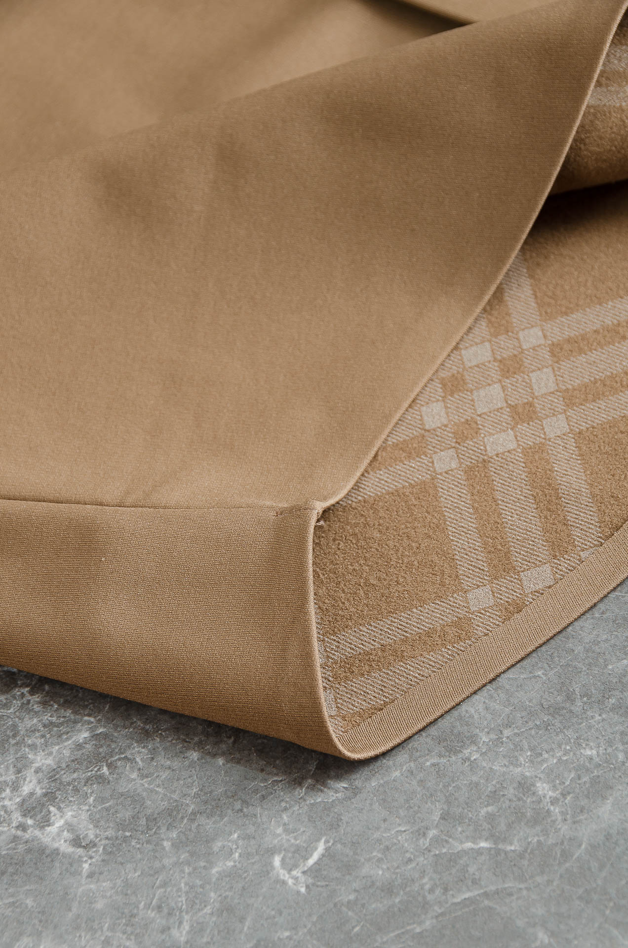 BBR 巴宝莉2025FW秋冬最新加绒立体剪裁男士长袖衬衫#整体触感舒适有质感，尽管面料看似轻薄却富有特