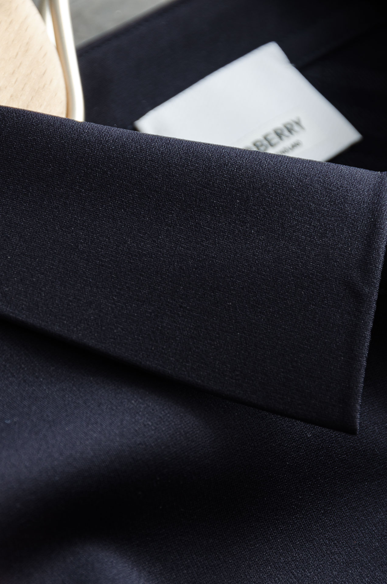 BBR 巴宝莉2025FW秋冬最新加绒立体剪裁男士长袖衬衫#整体触感舒适有质感，尽管面料看似轻薄却富有特