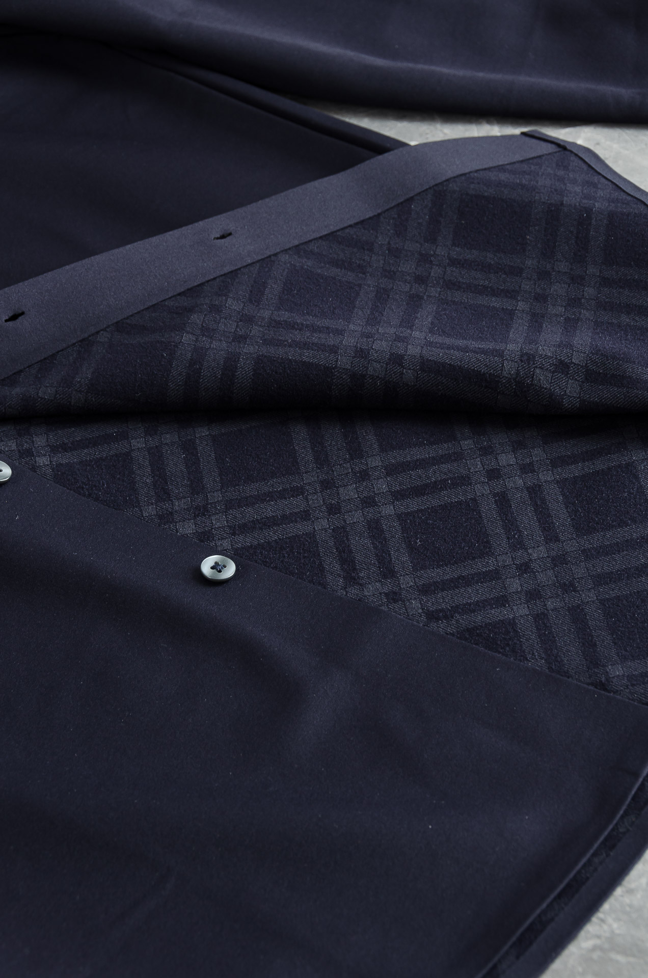 BBR 巴宝莉2025FW秋冬最新加绒立体剪裁男士长袖衬衫#整体触感舒适有质感，尽管面料看似轻薄却富有特