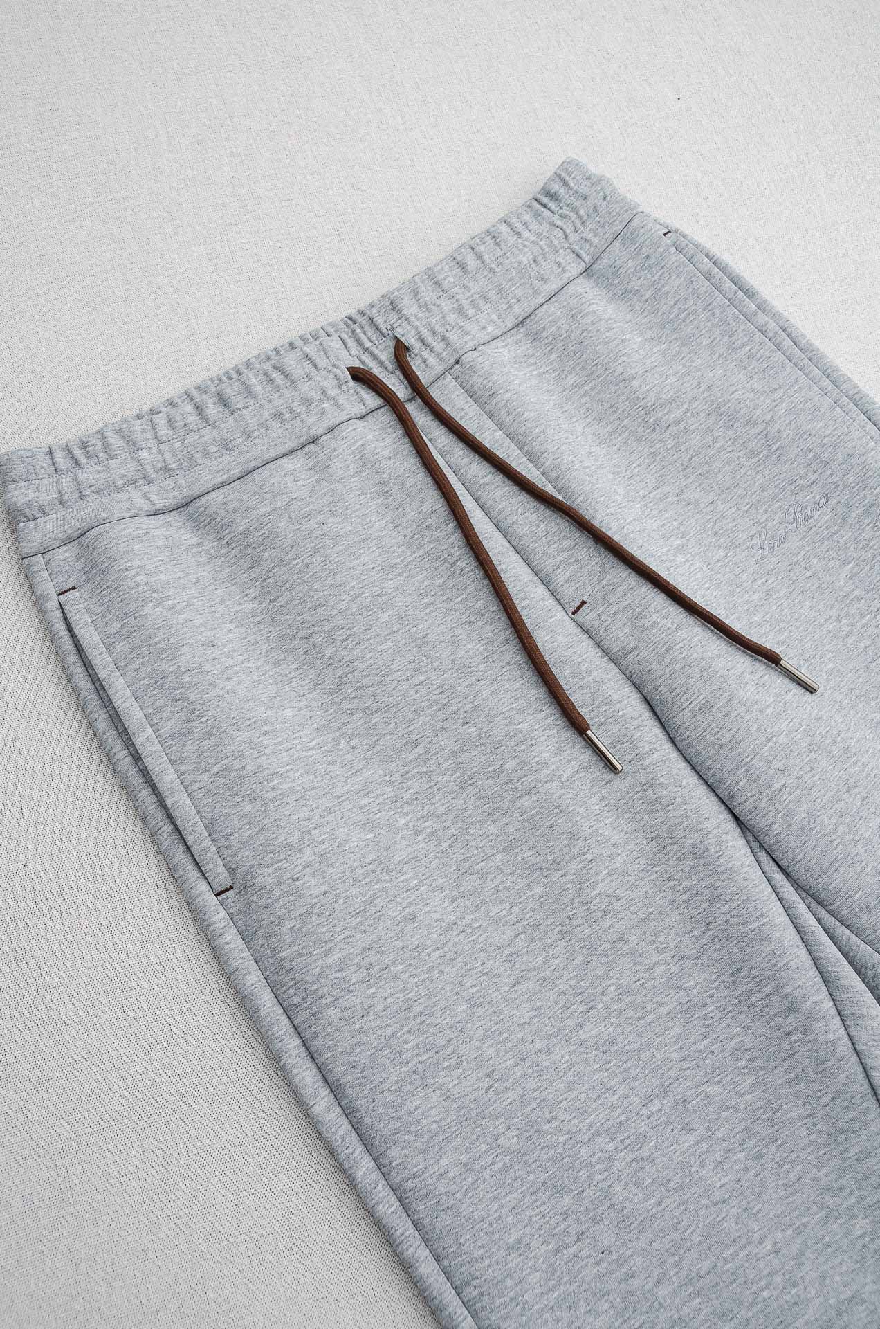 lp🆕 //秋冬时尚休闲运动套装(夹克外套+卫裤 )原厂代工出品，极简的风格构造大气，自然，辨识度高，上