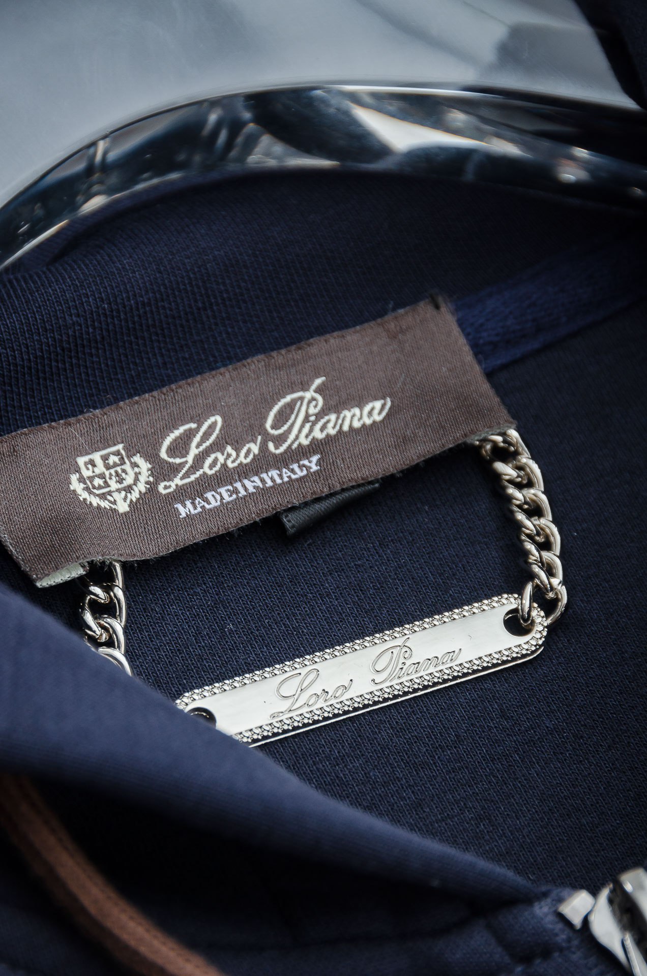 lp🆕 //秋冬时尚休闲运动套装(夹克外套+卫裤 )原厂代工出品，极简的风格构造大气，自然，辨识度高，上