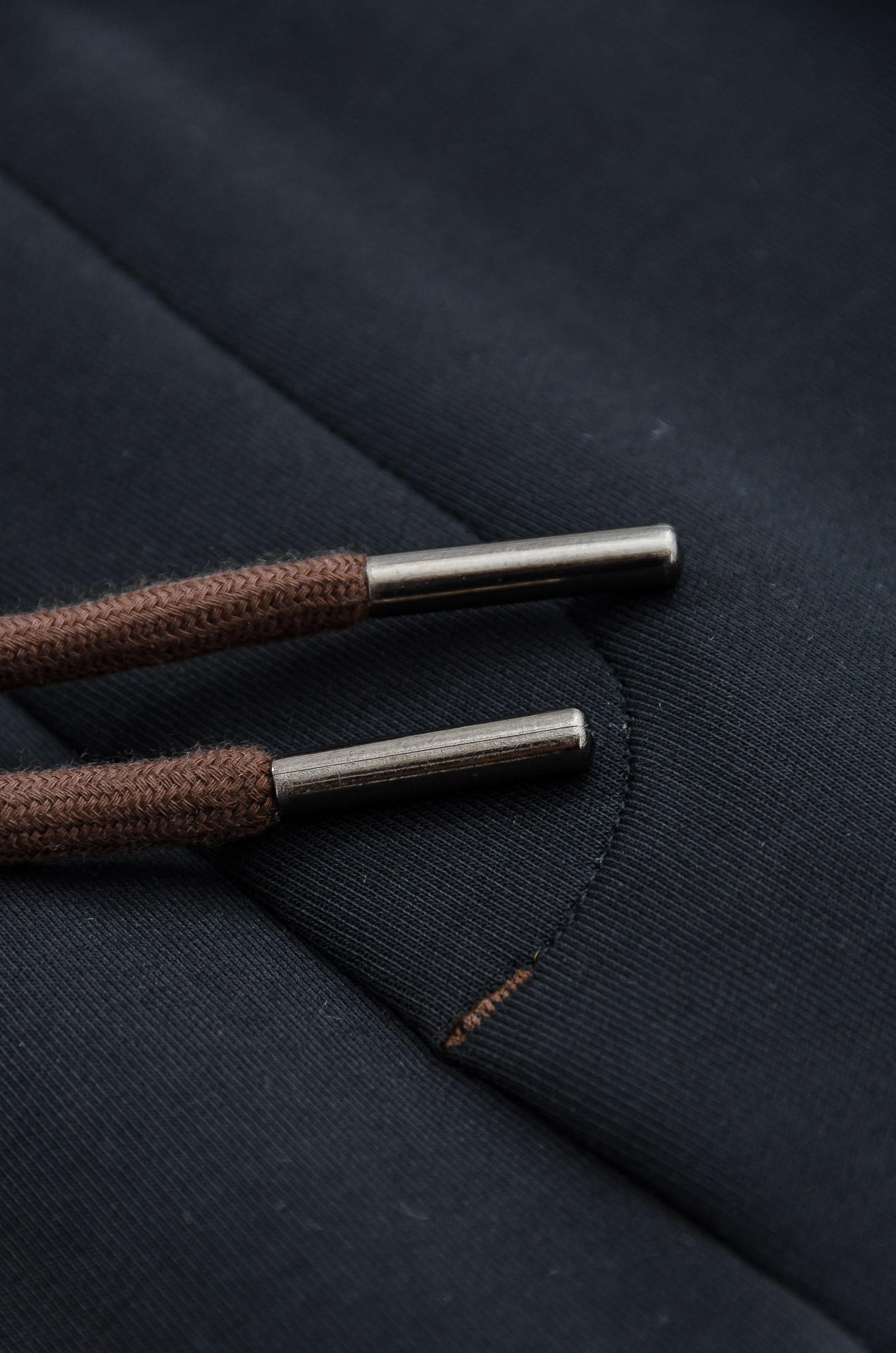 lp🆕 //秋冬时尚休闲运动套装(夹克外套+卫裤 )原厂代工出品，极简的风格构造大气，自然，辨识度高，上