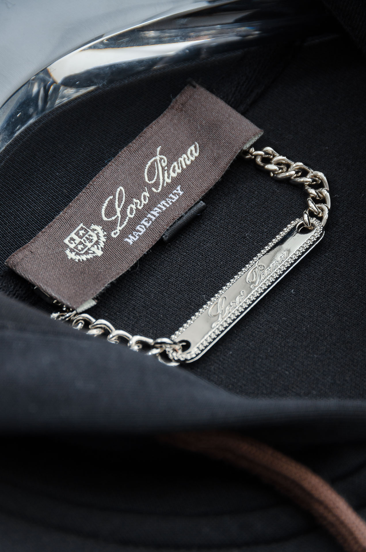 lp🆕 //秋冬时尚休闲运动套装(夹克外套+卫裤 )原厂代工出品，极简的风格构造大气，自然，辨识度高，上