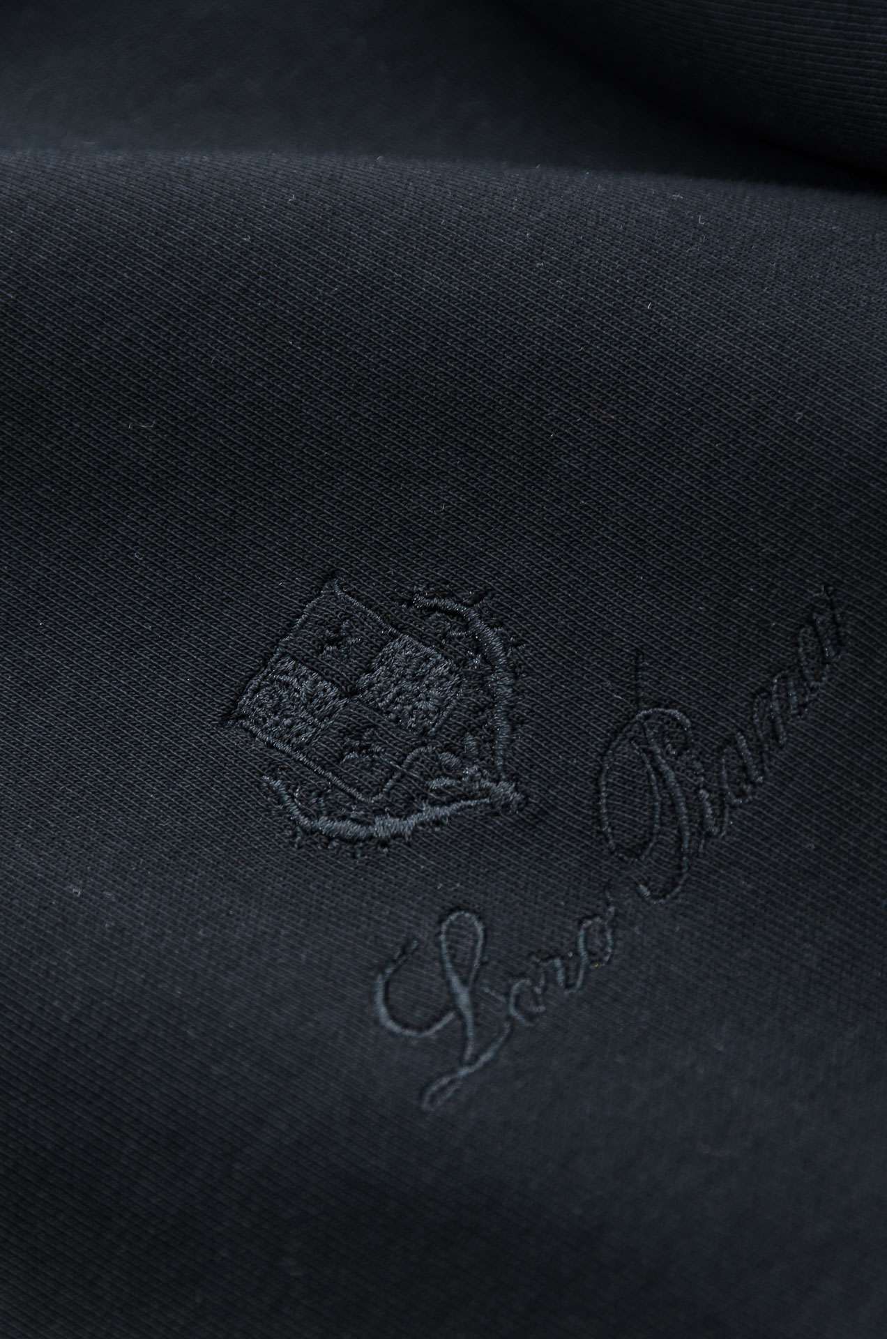 lp🆕 //秋冬时尚休闲运动套装(夹克外套+卫裤 )原厂代工出品，极简的风格构造大气，自然，辨识度高，上