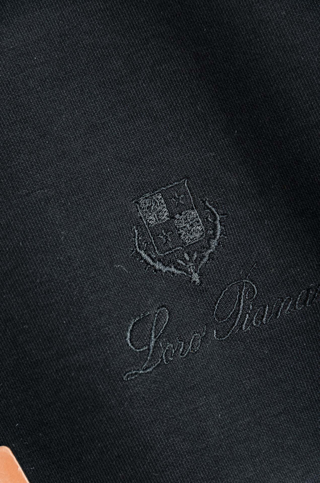 。 lP🆕 //秋冬时尚休闲运动套装(夹克外套+卫裤 )原厂代工出品，极简的风格构造大气，自然，辨识度高